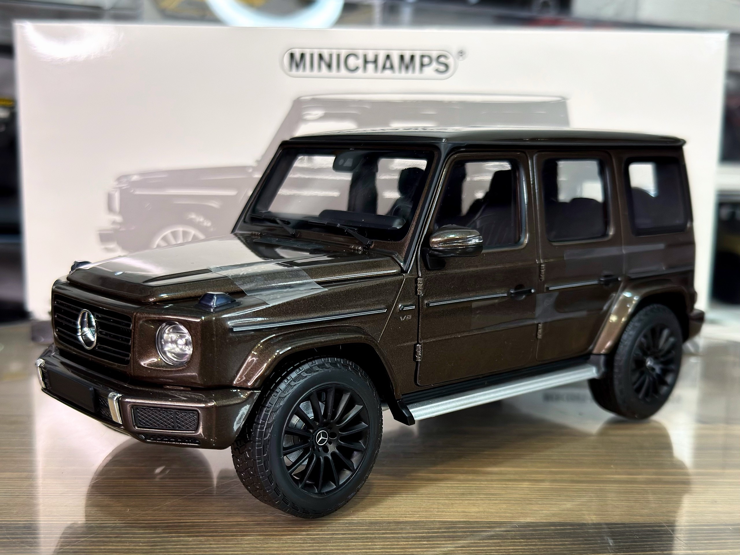 110037102 Minichamps Mercedes AMG G Class G500 W463 2020 Brown Metallic 1:18
