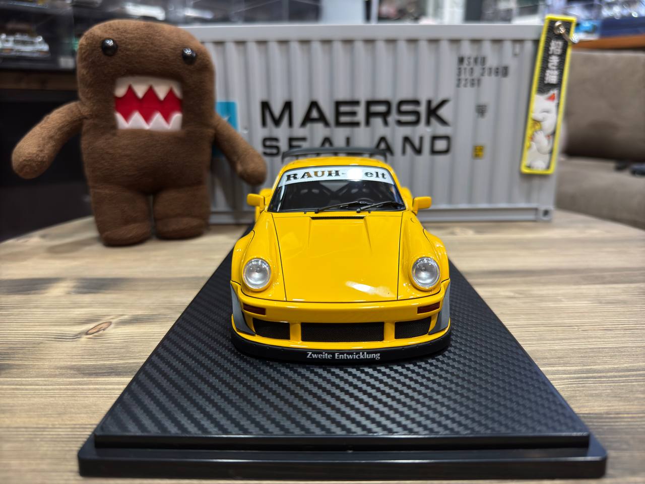IG3621 Ignition Model RWB 930 Hinata Yellow 1:18 — изображение 2