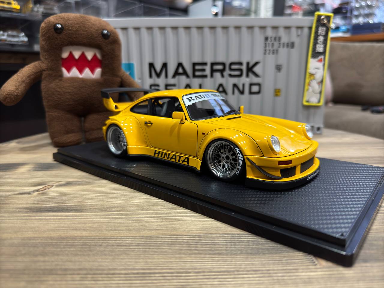 IG3621 Ignition Model RWB 930 Hinata Yellow 1:18 — изображение 3