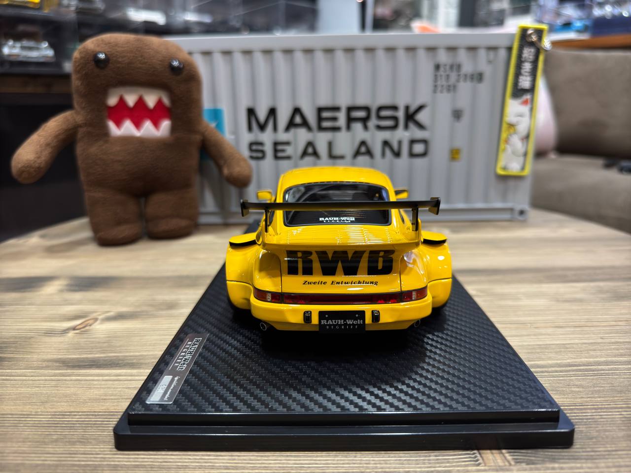 IG3621 Ignition Model RWB 930 Hinata Yellow 1:18 — изображение 6