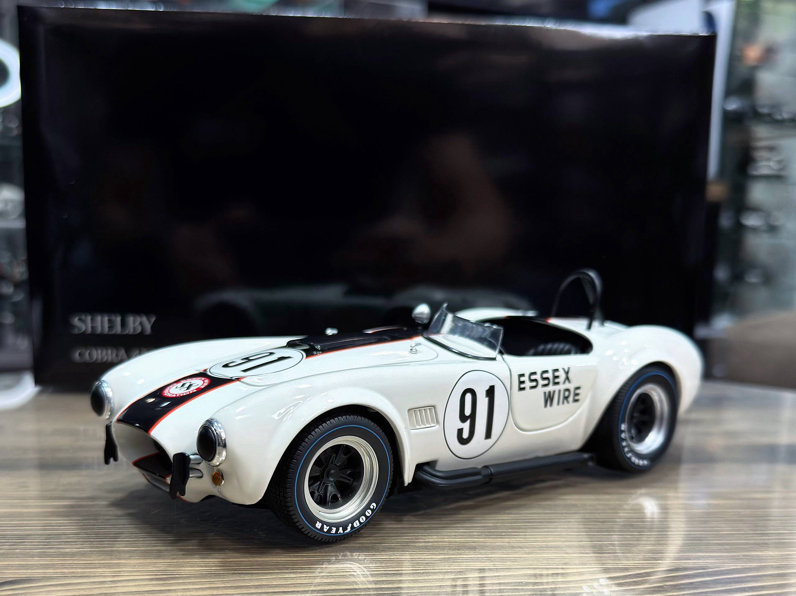 08047EW Kyosho Shelby Cobra 427S/C Essex Wire White #91 1:18