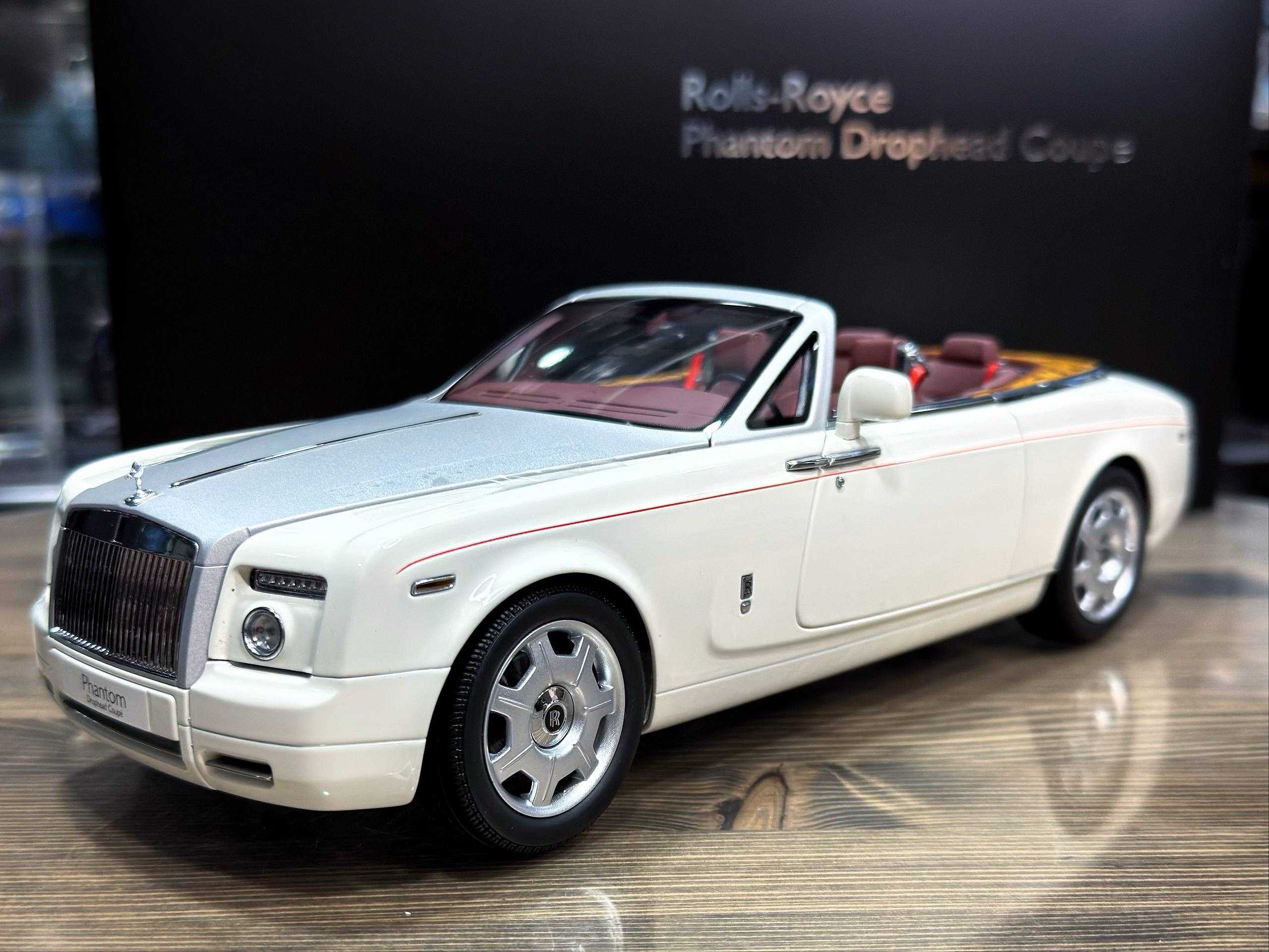 8871EW2 Kyosho Rolls Royce Phantom Drophead Coupe English White 1:18