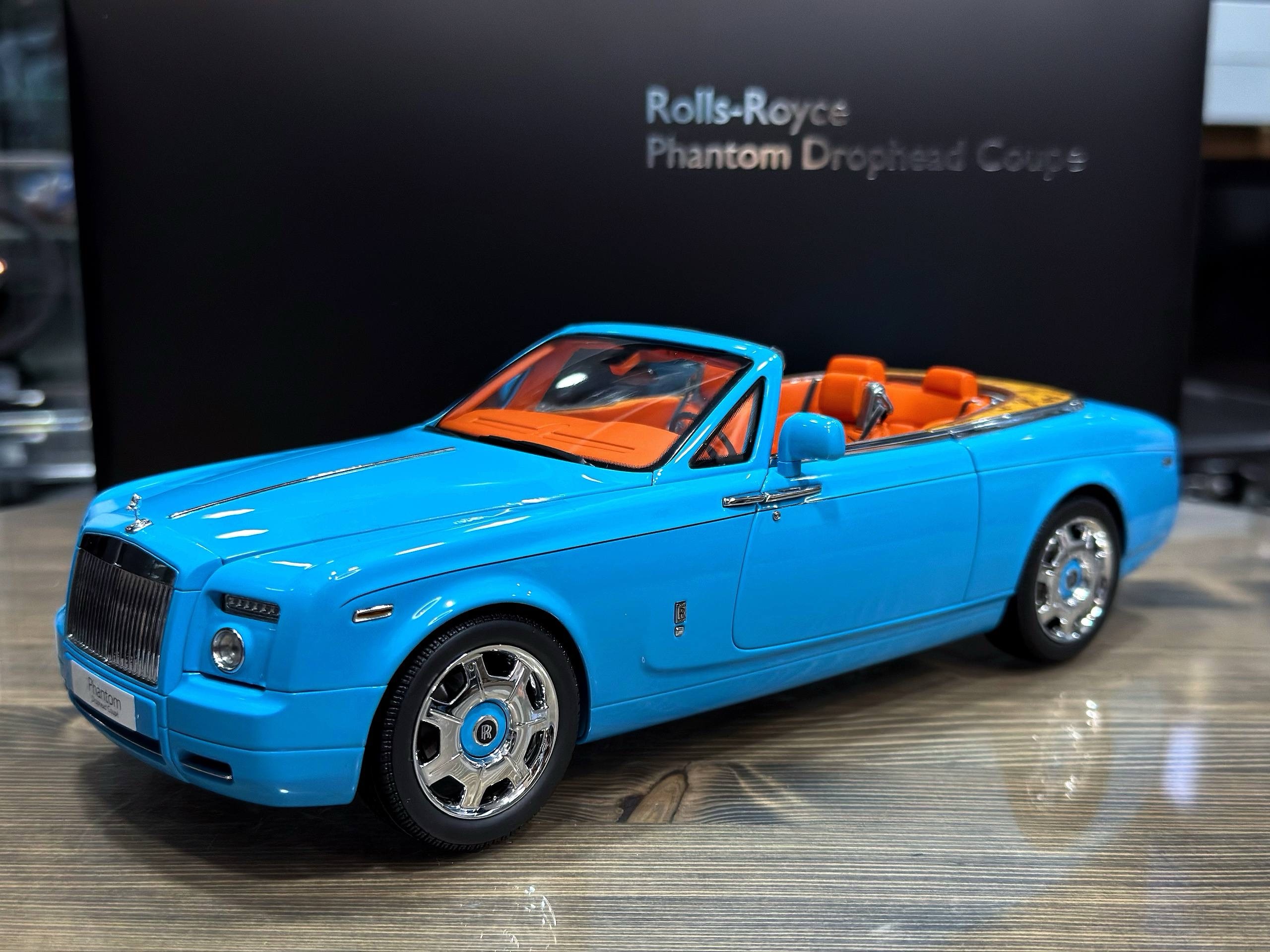 08871BL Kyosho Rolls Royce Phantom Drophead Coupe Light Blue 1:18