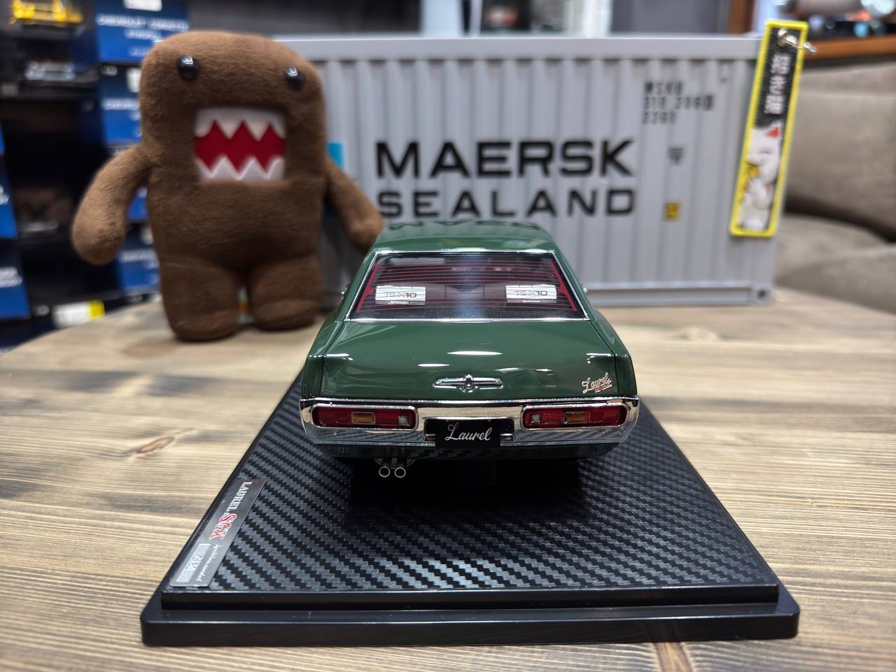 IG3037 Ignition Model Nissan C130 Laurel 2000SGX Green 1:18 — изображение 6