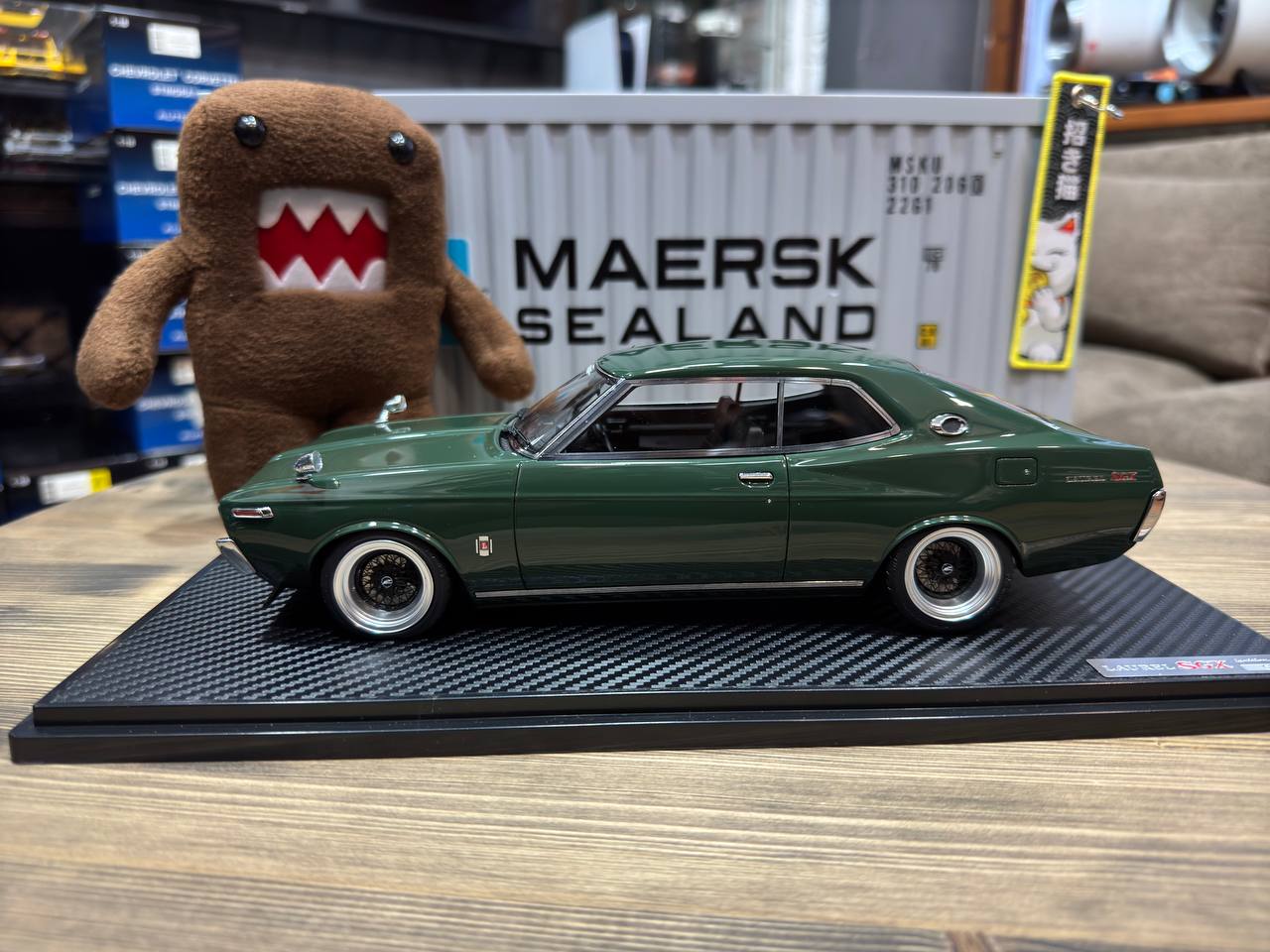 IG3037 Ignition Model Nissan C130 Laurel 2000SGX Green 1:18 — изображение 8