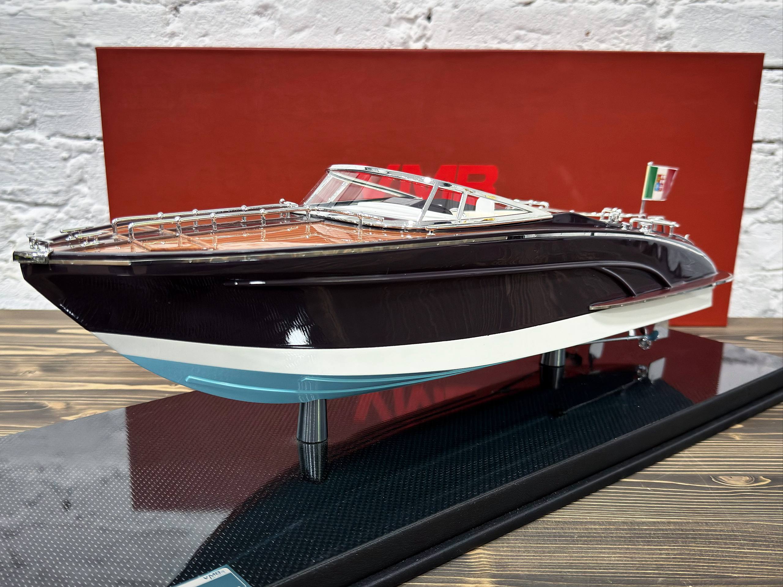 RR1802 VMB Models Riva Rama Amethyst 1:18