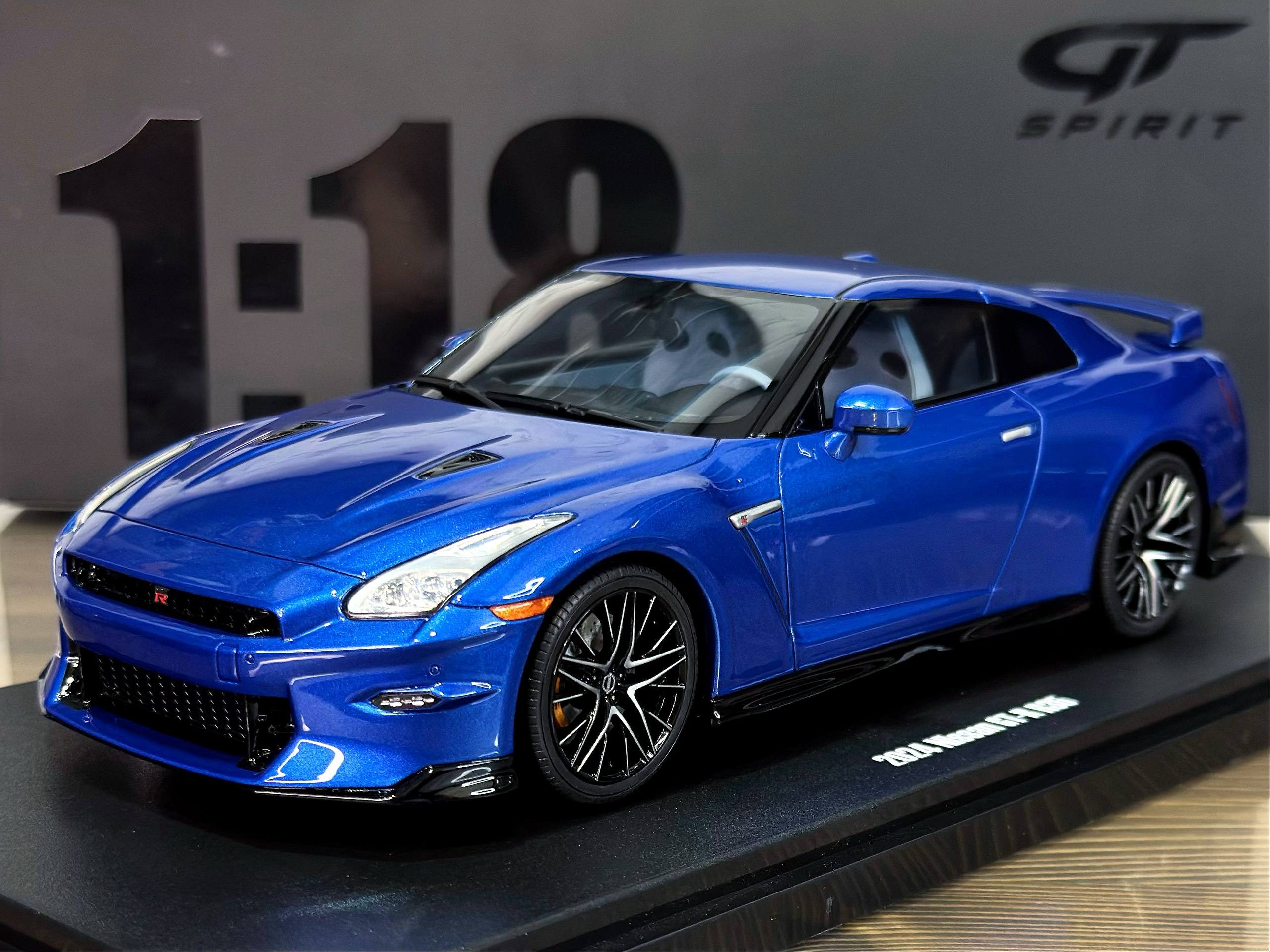 GT521 GT Spirit Nissan GT-R Skyline Edition Bayside Blue 2024 1:18