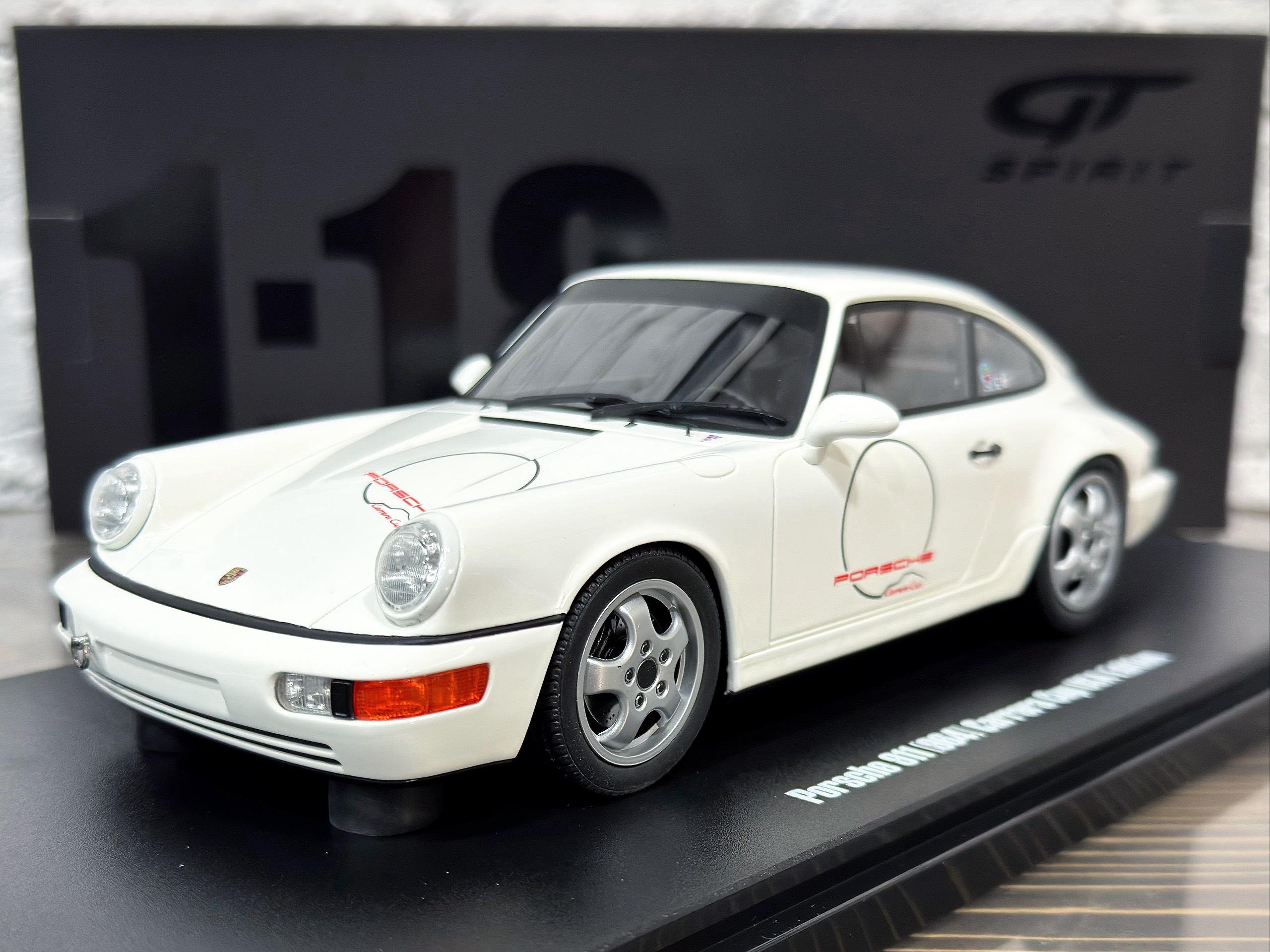 GT995 GT Spirit Porsche 911 (964) Carrera CUP USA Edition White 1992 1:18