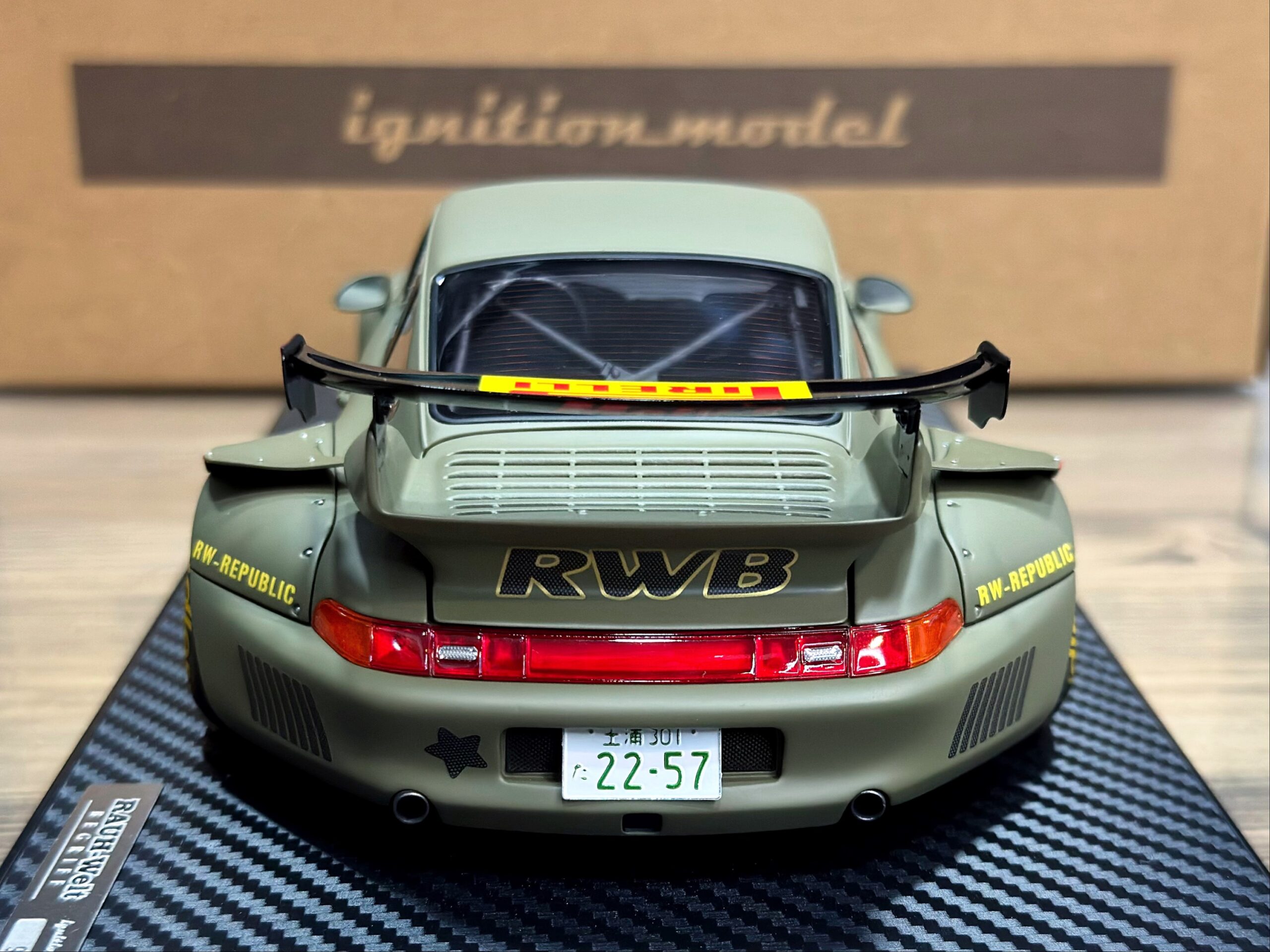 IG3626 Ignition Model RWB 993 Khaki 1:18 — изображение 6