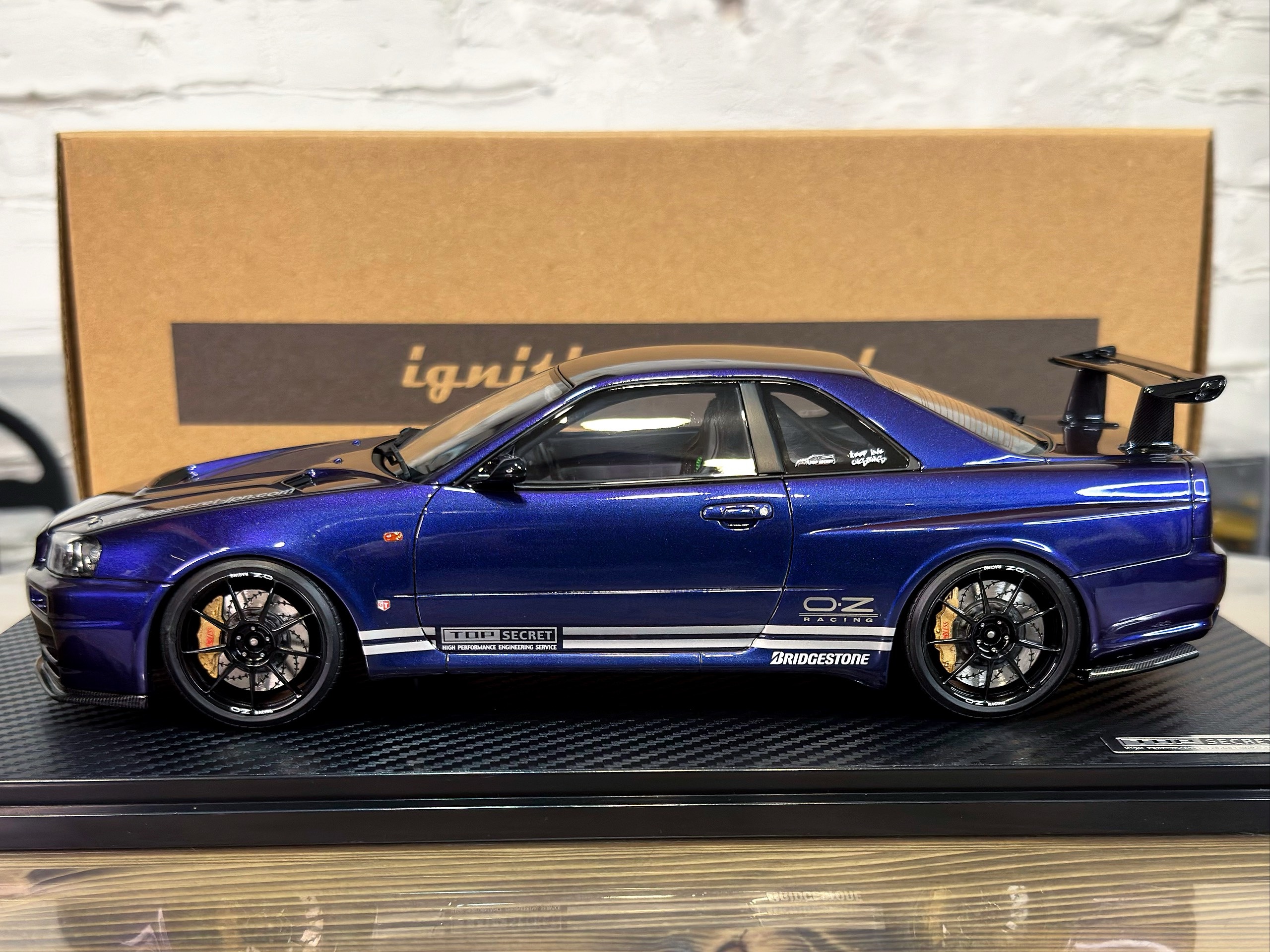 IG3850 Ignition Model TOP SECRET Nissan Skyline 34GT-R (BNR34) Purple Metallic 1:18 — изображение 8