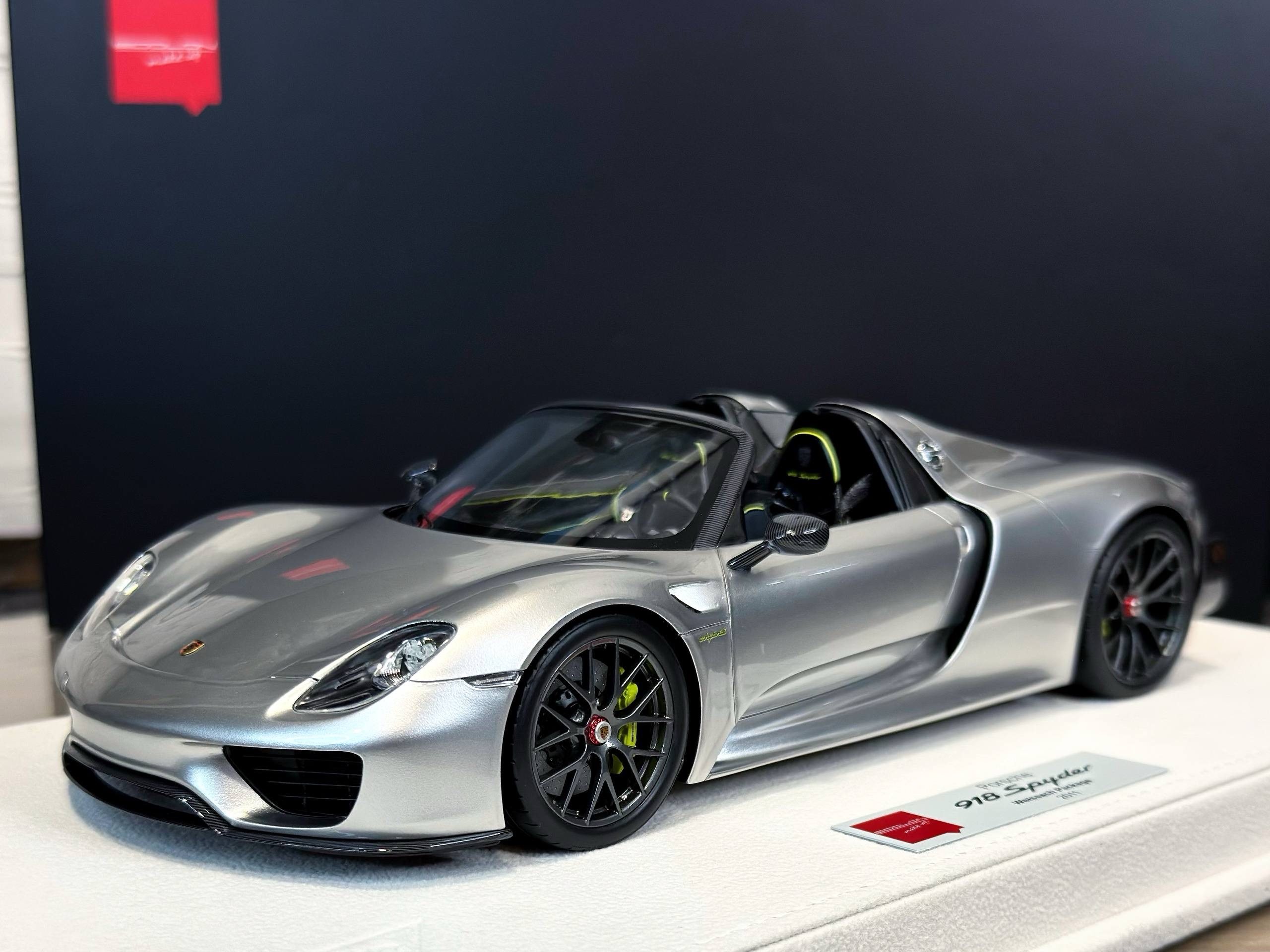 EML089B Make Up Porsche 918 Spyder Weissach Package 2011 GT Silver 1:18