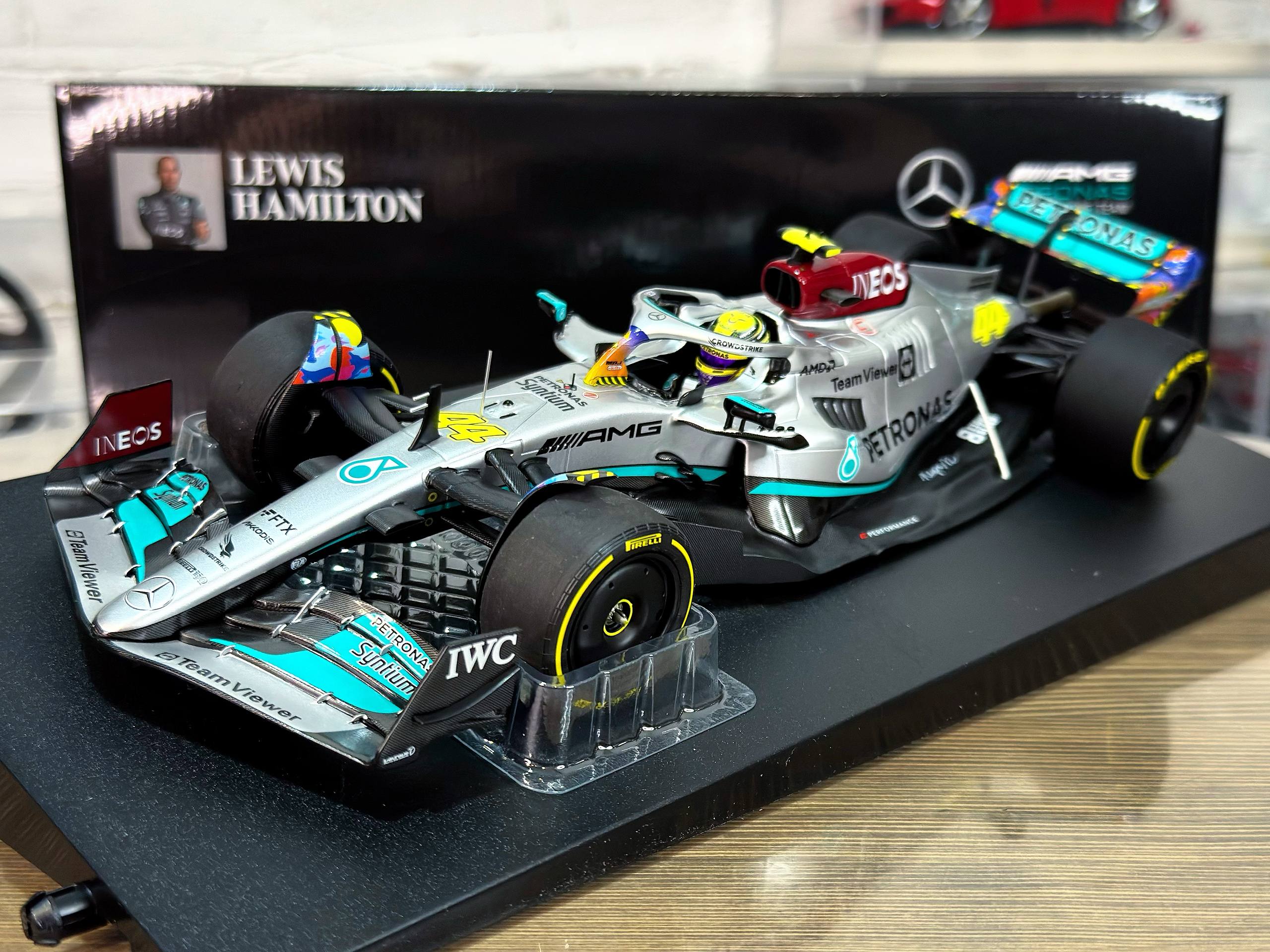 110220544 Minichamps Mercedes AMG Petronas Formula One Team F1 W13 E Performance Lewis Hamilton Miami GP 2022 1:18