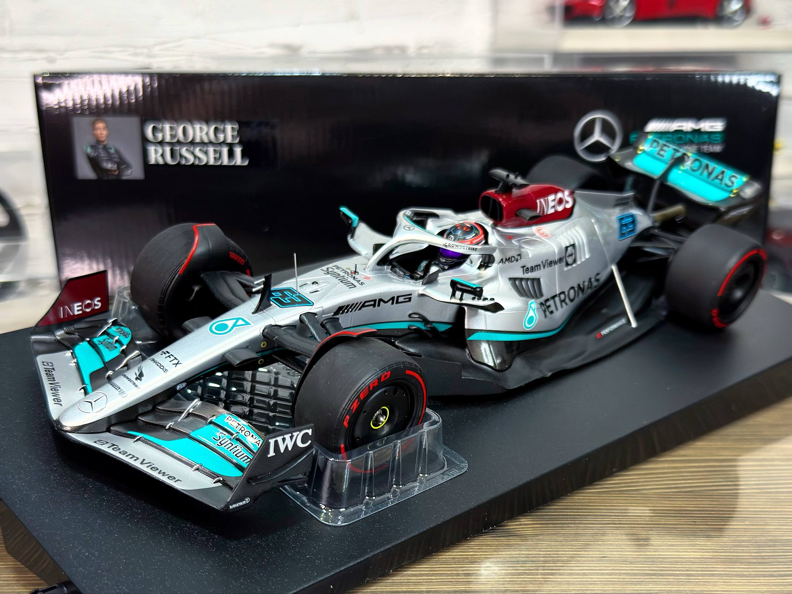 110220063 Minichamps Mercedes AMG Petronas Formula One Team F1 W13 E Performance George Russel Spain GP 2022 1:18