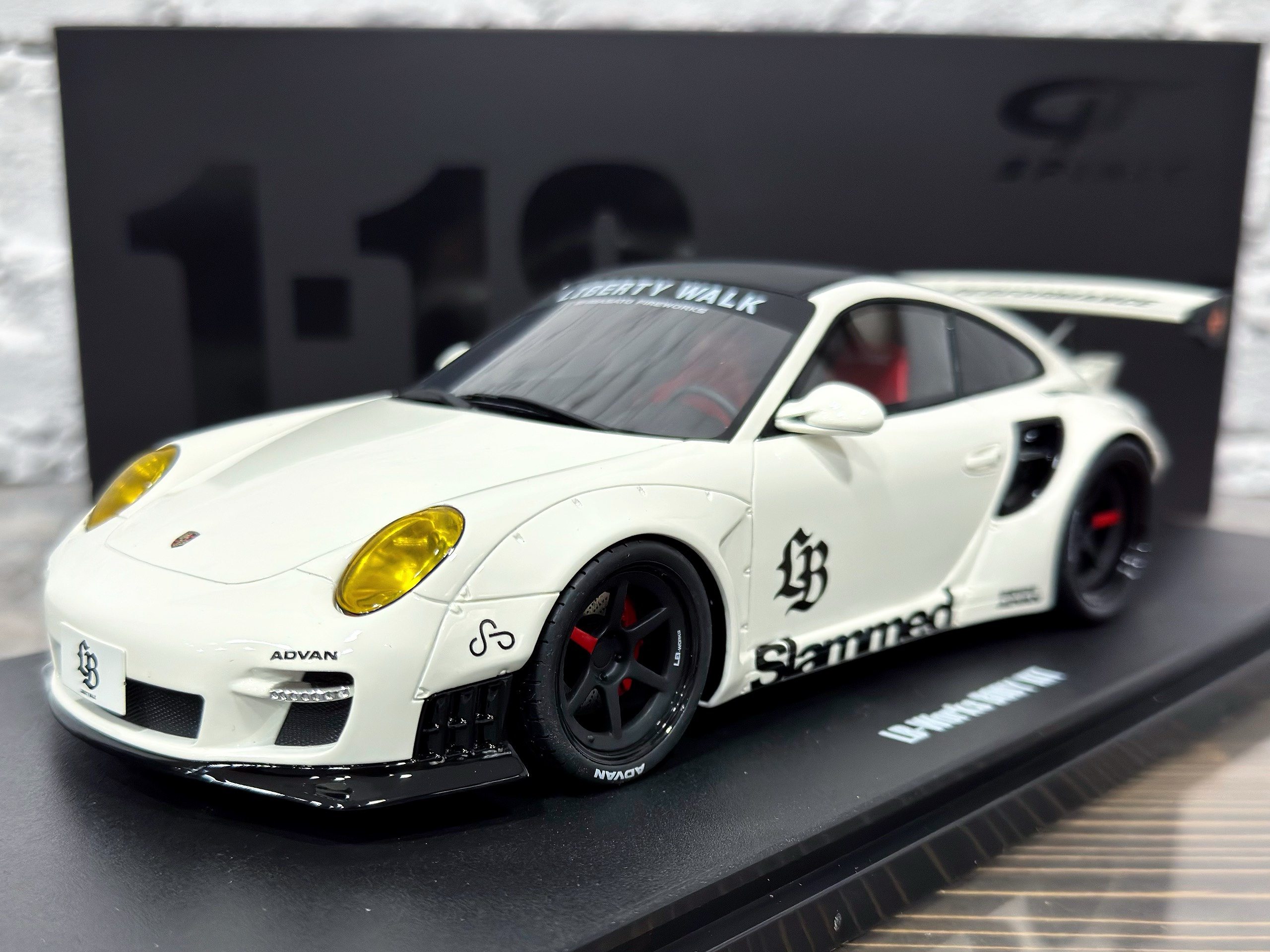 GT958 GT Spirit LB-WORKS Porsche 911 Turbo White 2024 1:18