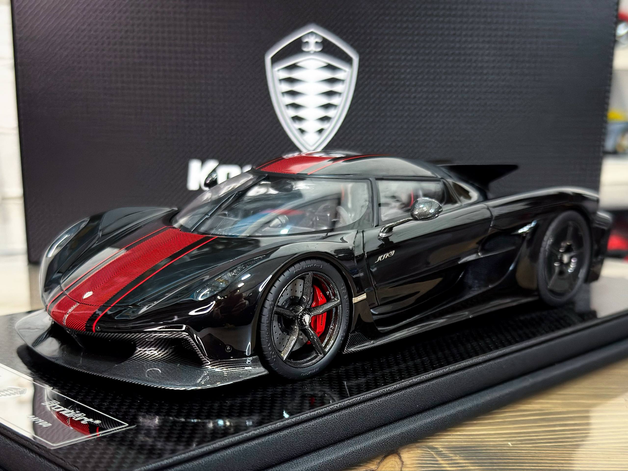 F180-179 FrontiArt Koenigsegg Jesko Absolut Jet Black 1:18