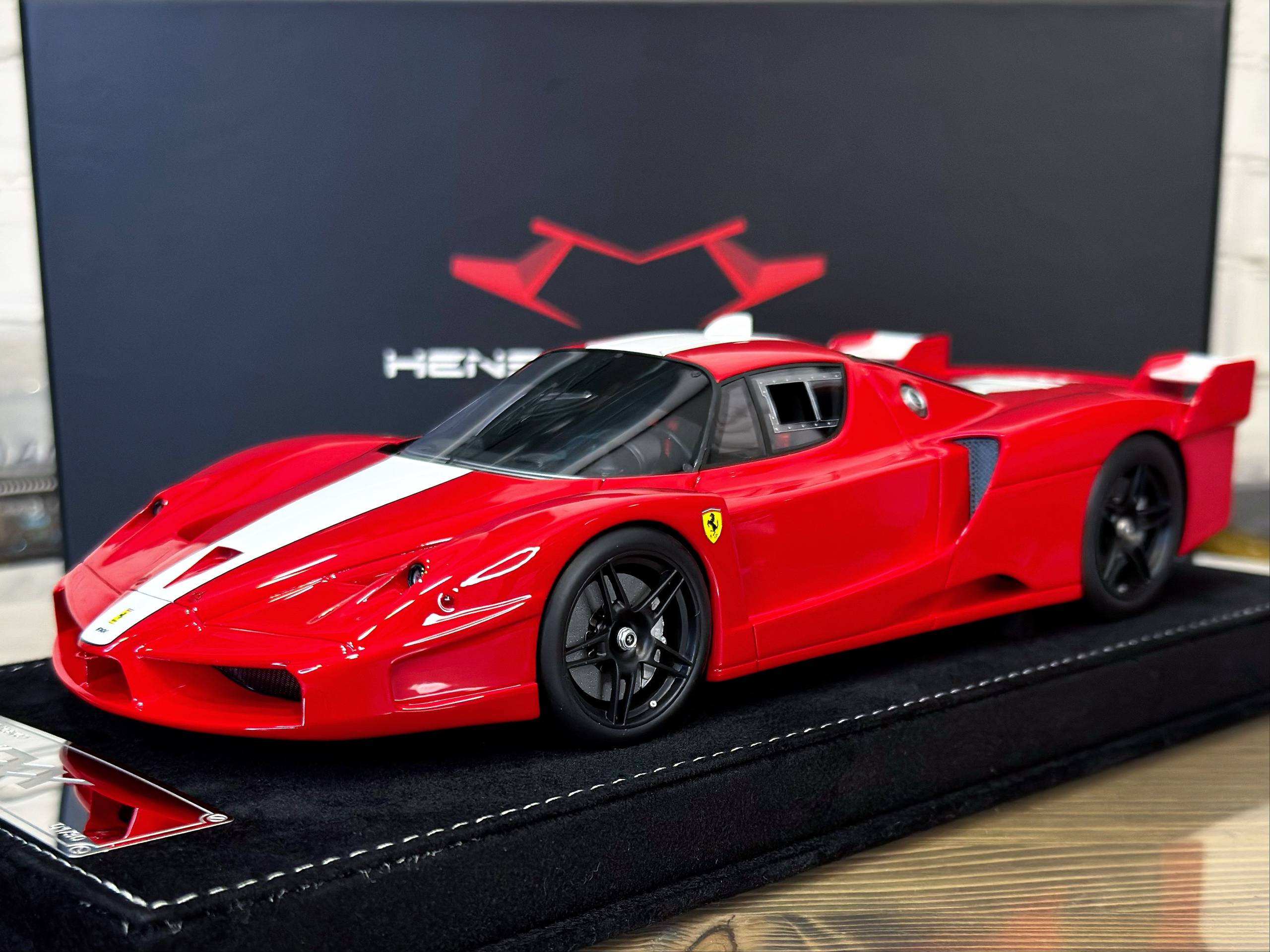 Henson & Heaven Ferrari FXX Rosso Corsa 1:18