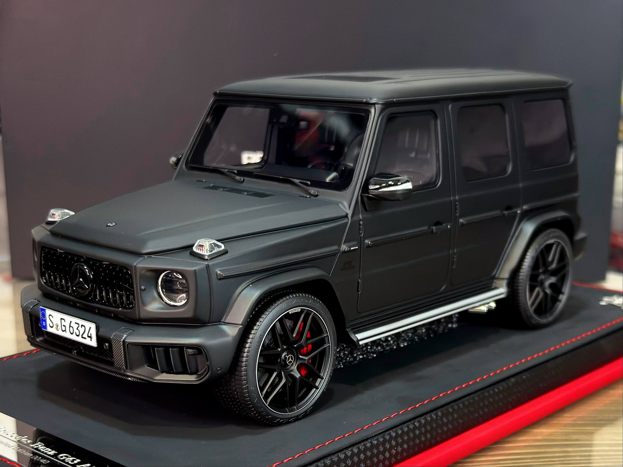 BBA Model Mercedes Benz G63 AMG 2025 Black Knight 1:18