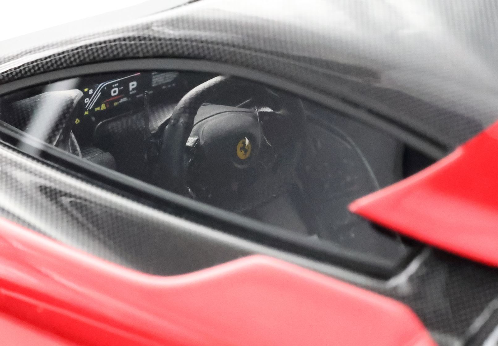 P18253H BBR Models Ferrari F80 Carbon Optional Rosso Supercar Bicolor Wheels Silver And Carbon 1:18 — изображение 9