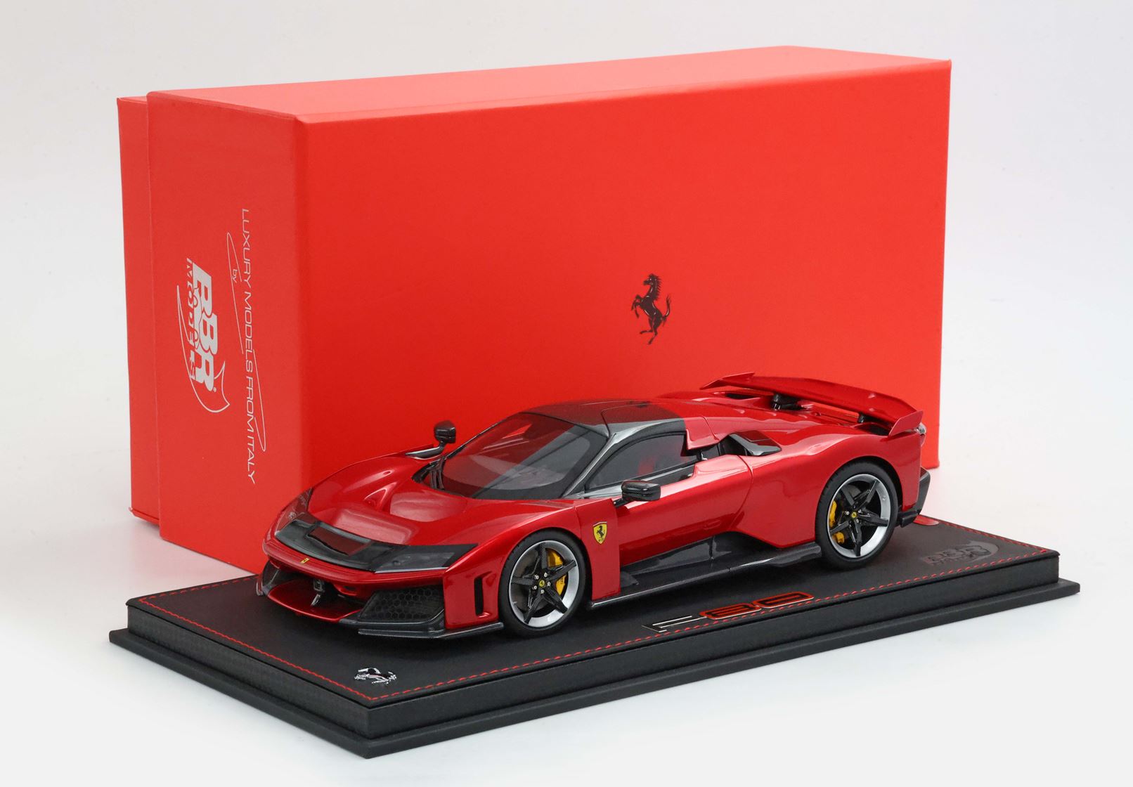 P18253H BBR Models Ferrari F80 Carbon Optional Rosso Supercar Bicolor Wheels Silver And Carbon 1:18 — изображение 11