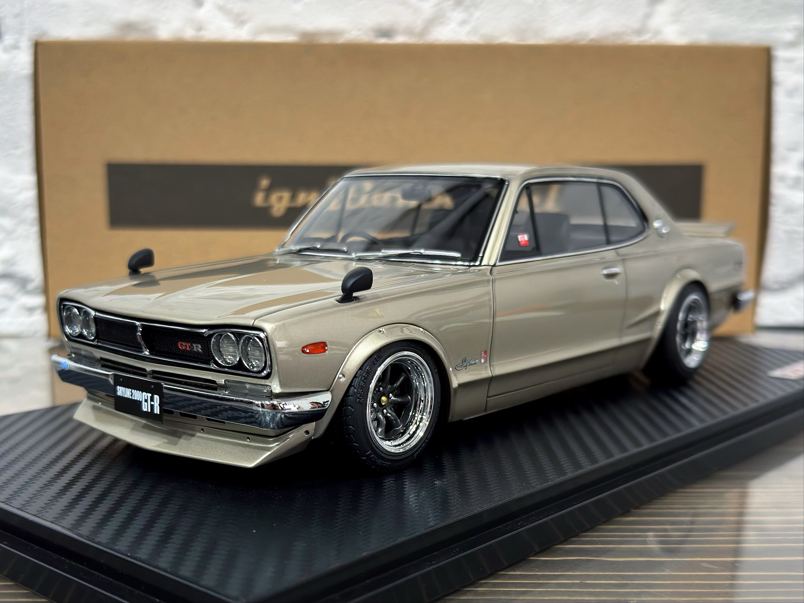 IG4032 Ignition Model Nissan Skyline 2000 GT-R (KPGC10) Dark Silver 1:18