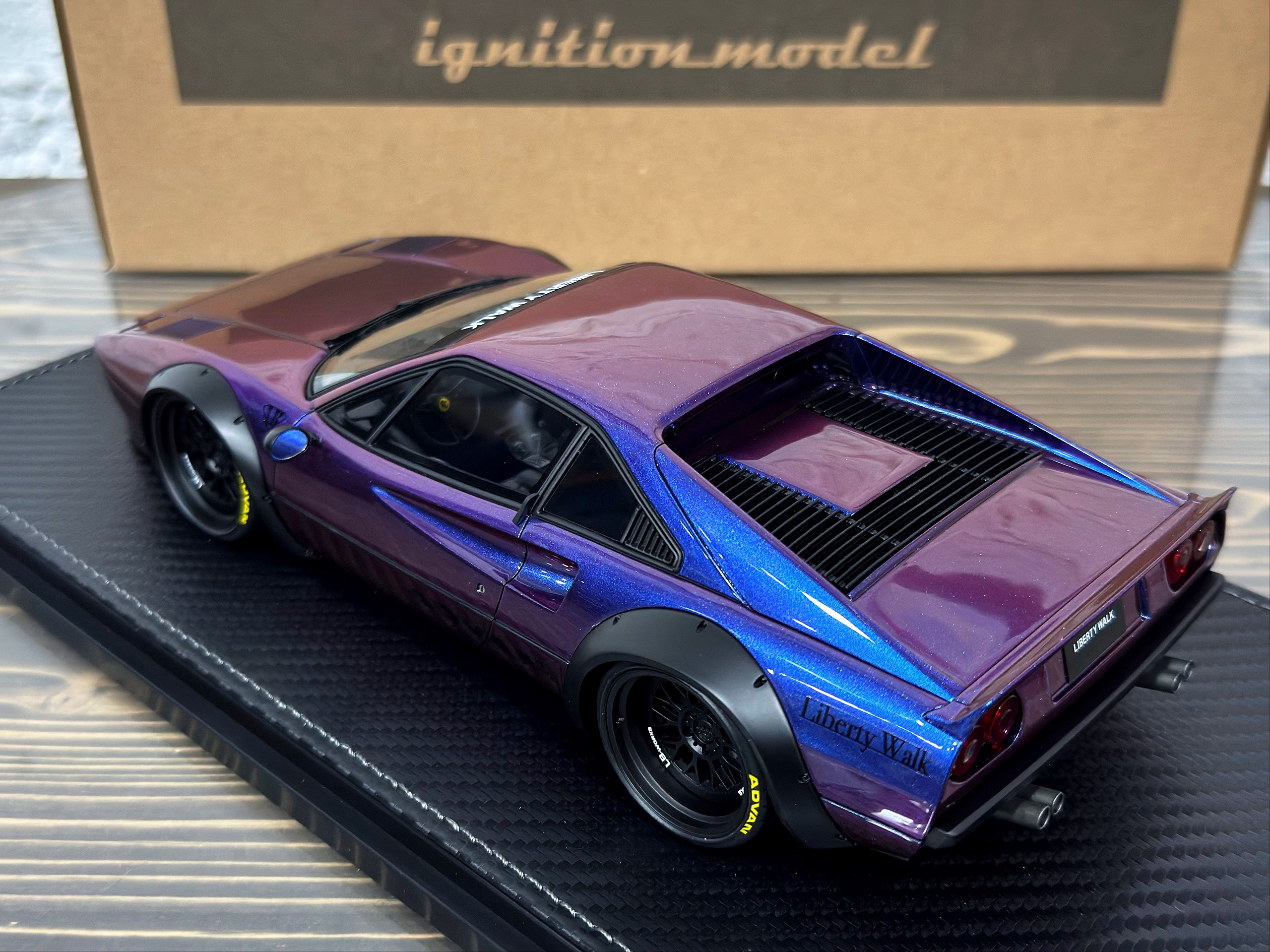 IG3748 Ignition Model Ferrari LB-WORKS 308 Purple Metallic 1:18 — изображение 10