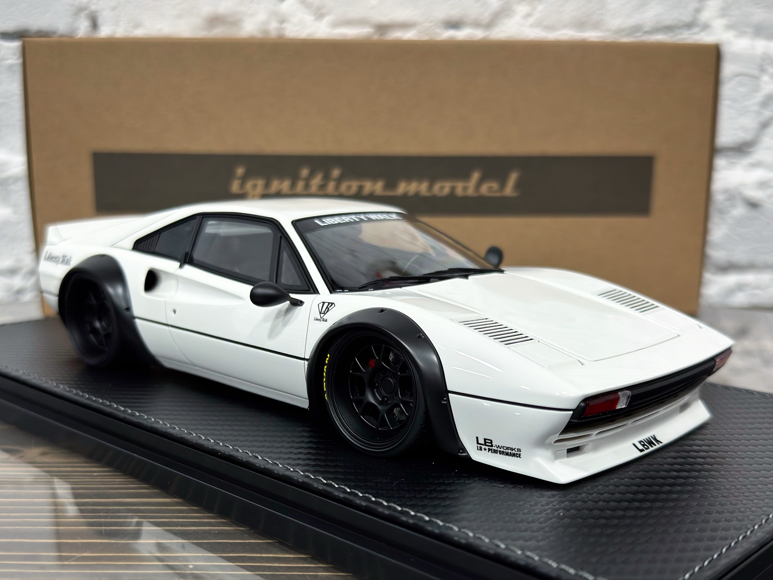 IG3747 Ignition Model Ferrari LB-WORKS 308 White 1:18 — изображение 2