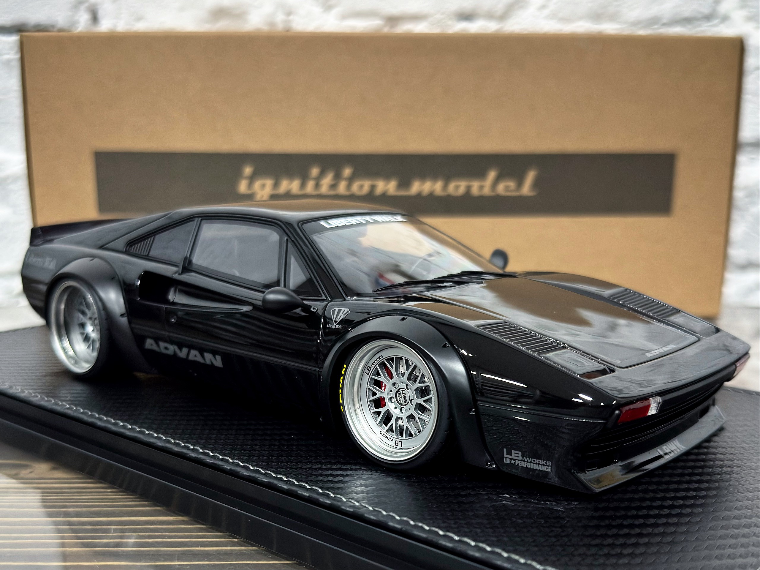 IG3796 Ignition Model Ferrari LB-WORKS 308 Black 1:18 — изображение 3