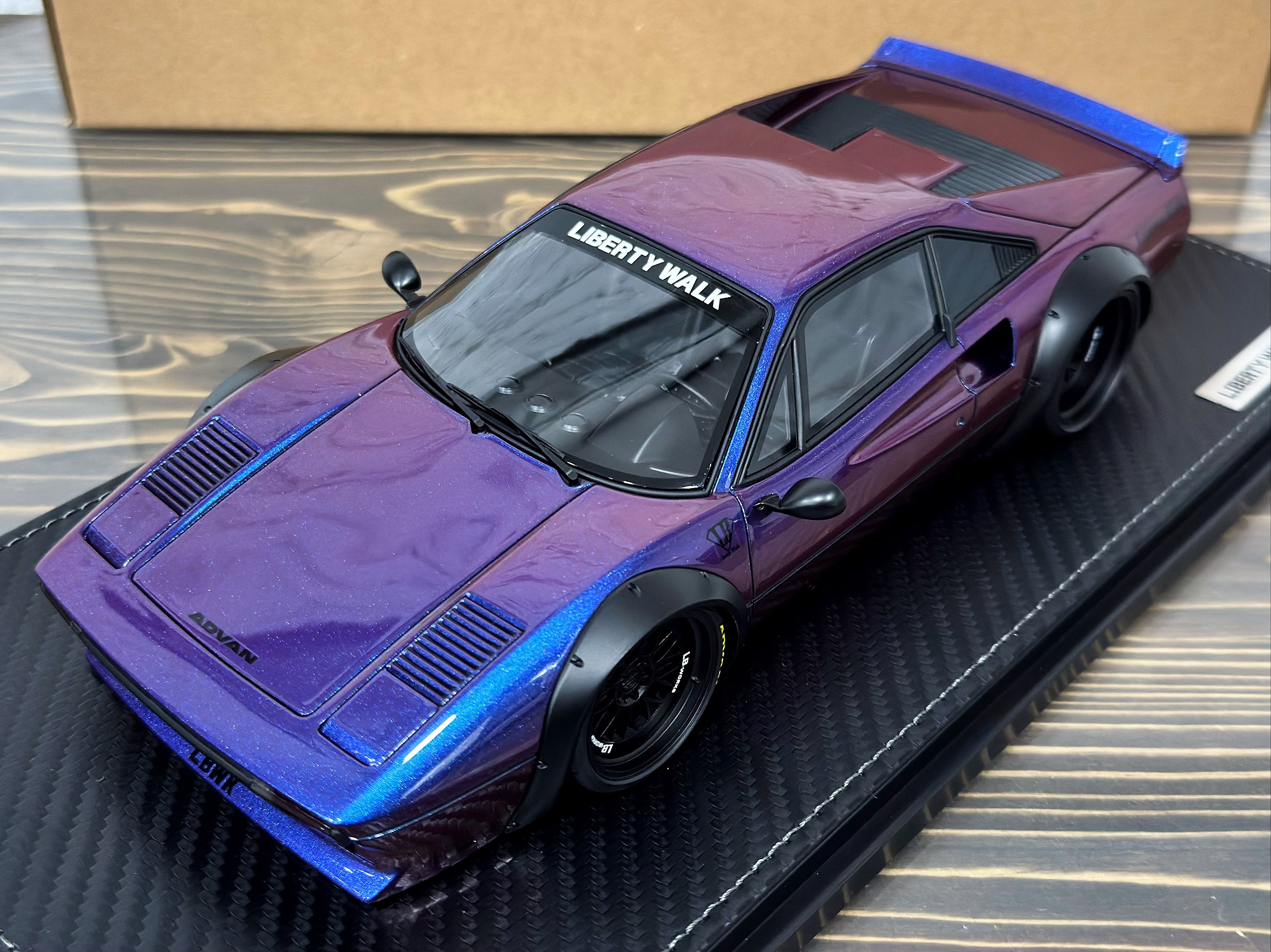 IG3748 Ignition Model Ferrari LB-WORKS 308 Purple Metallic 1:18 — изображение 9
