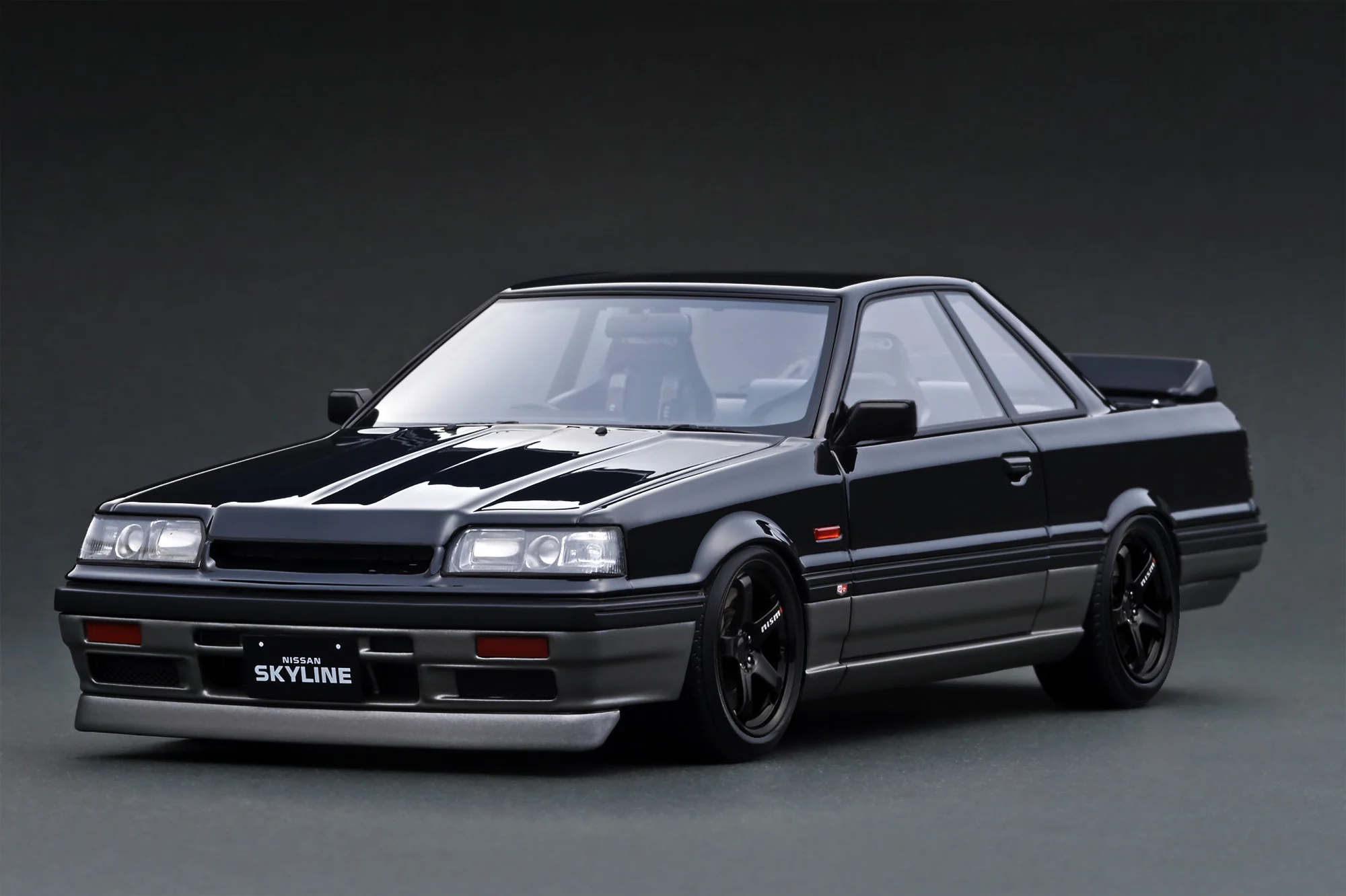 IG4010 Ignition Model Nissan Skyline GTS-R (R31) Black/Silver 1:18