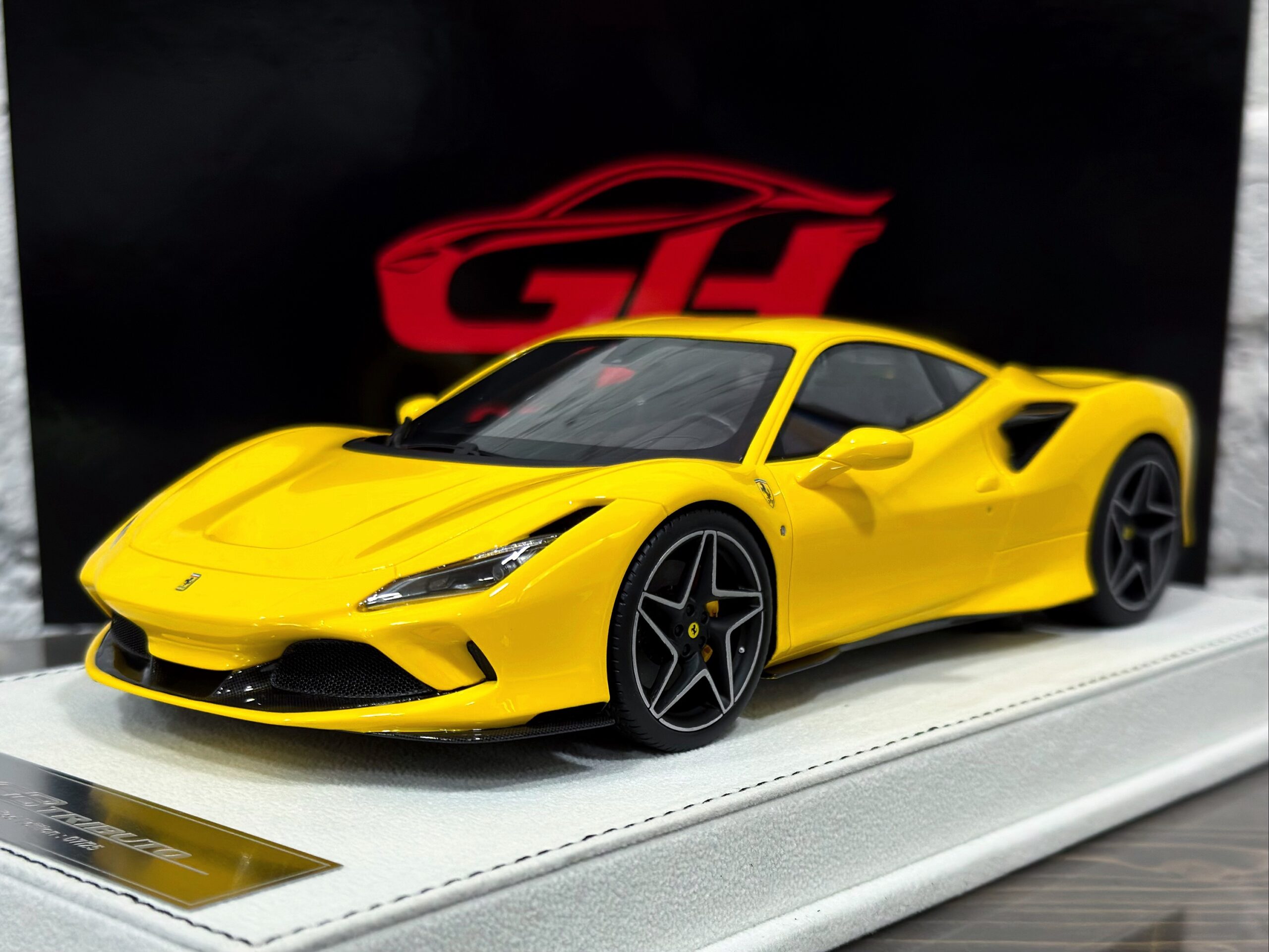 GH Model Ferrari F8 Tributo Yellow 1:18