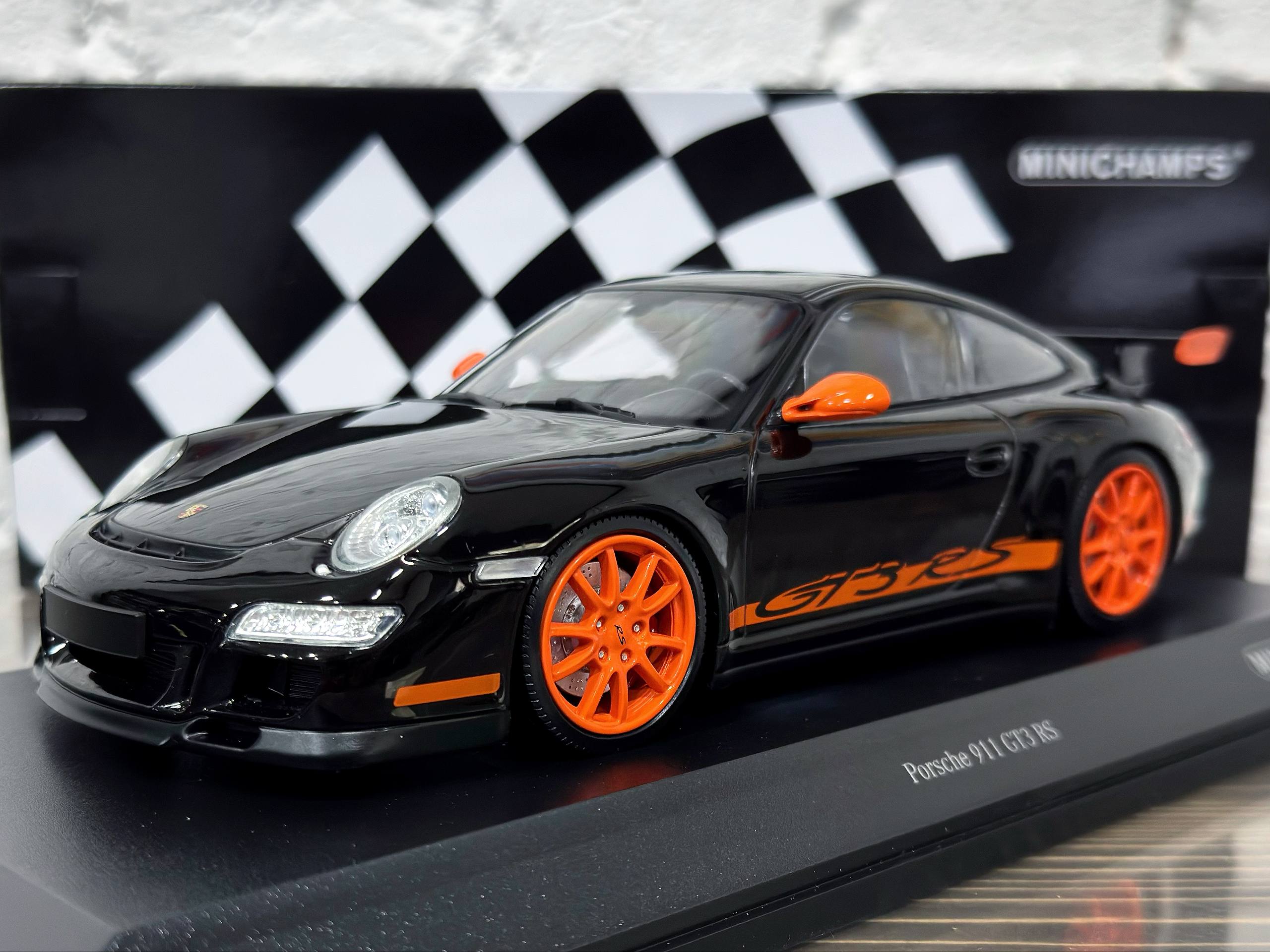 155062121 Minichamps Porsche 911 GT3 RS 2007 Black 1:18