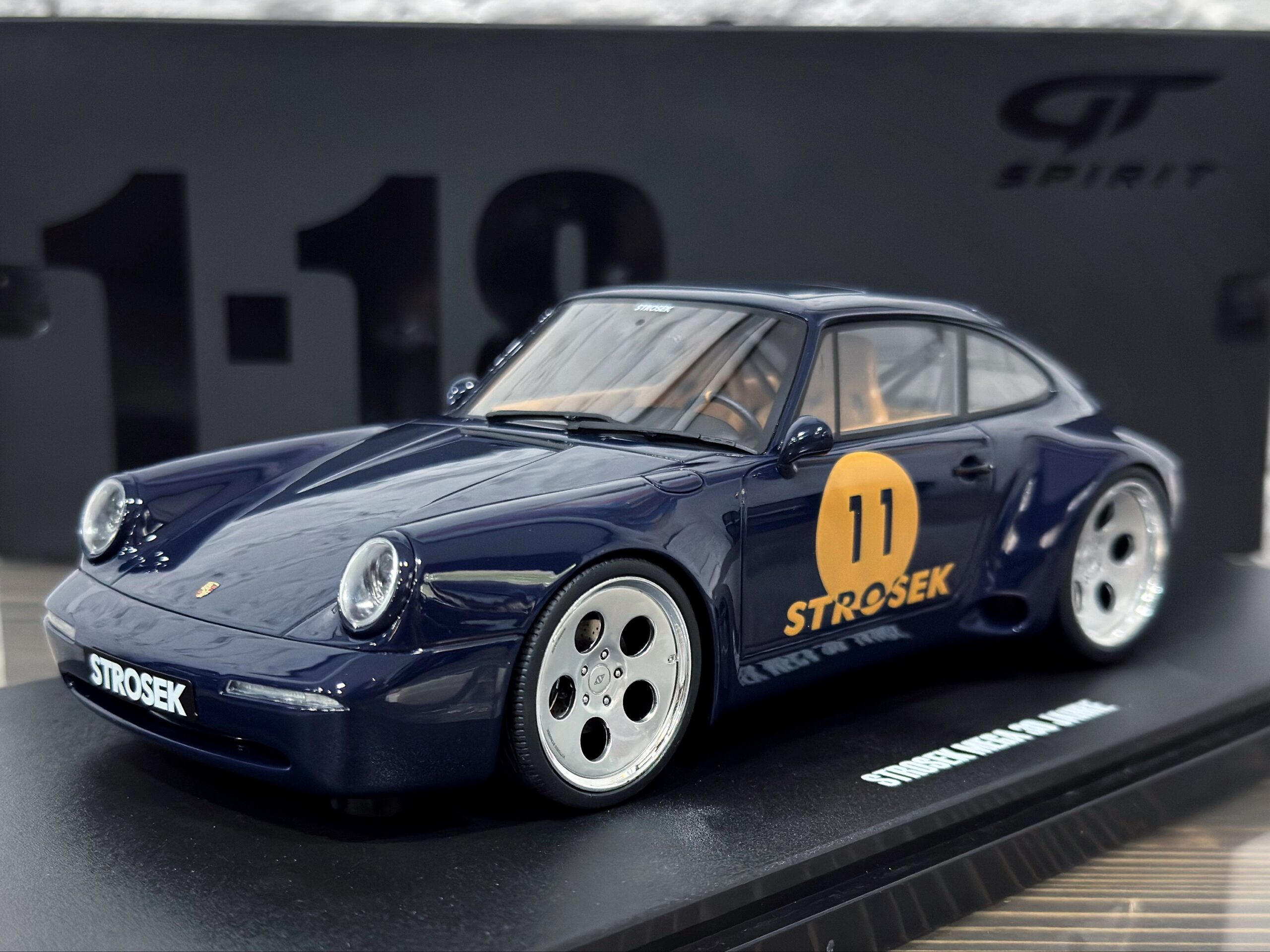 GT969 GT Spirit Porsche Strosek Mega 30 Meerblau 2024 1:18