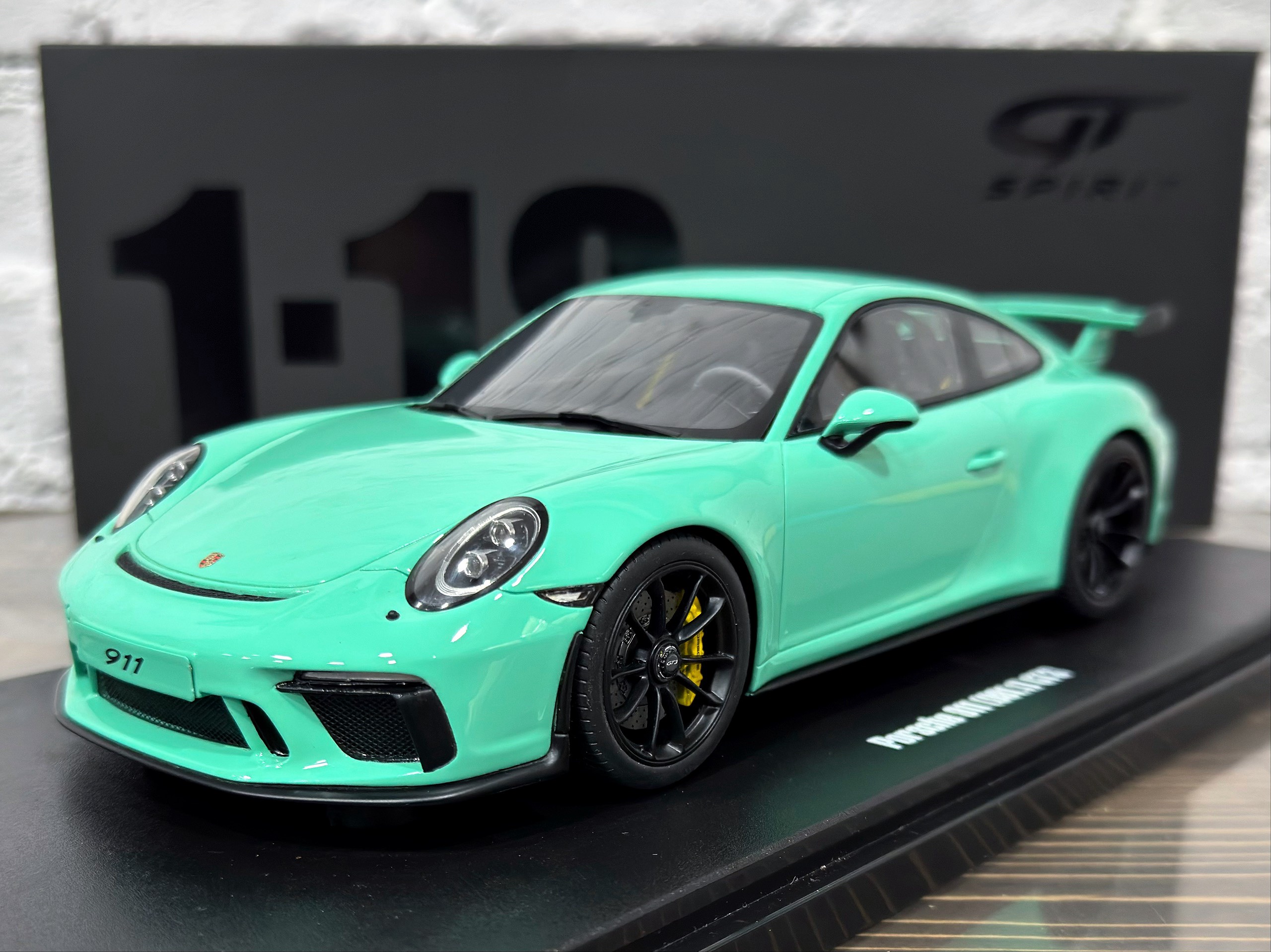GT550 GT Spirit Porsche 911 (991.2) GT3 Mint Green 2018 1:18