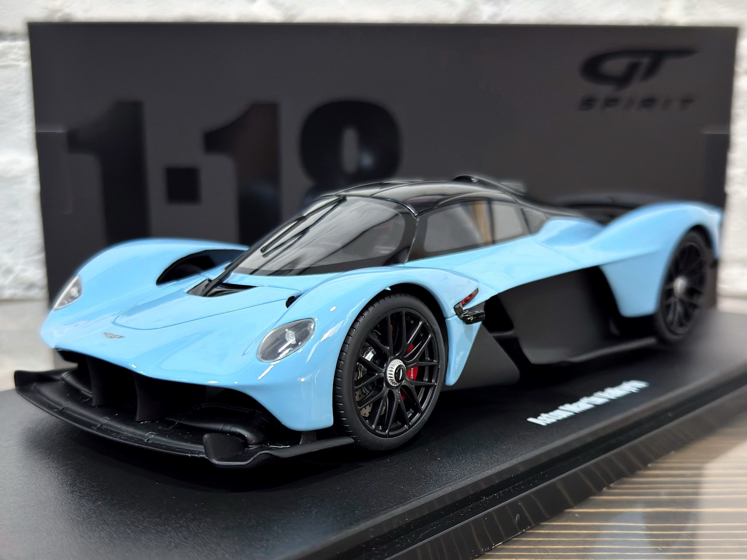 GT915 GT Spirit Aston Martin Valkyrie Gulf Blue 2023 1:18
