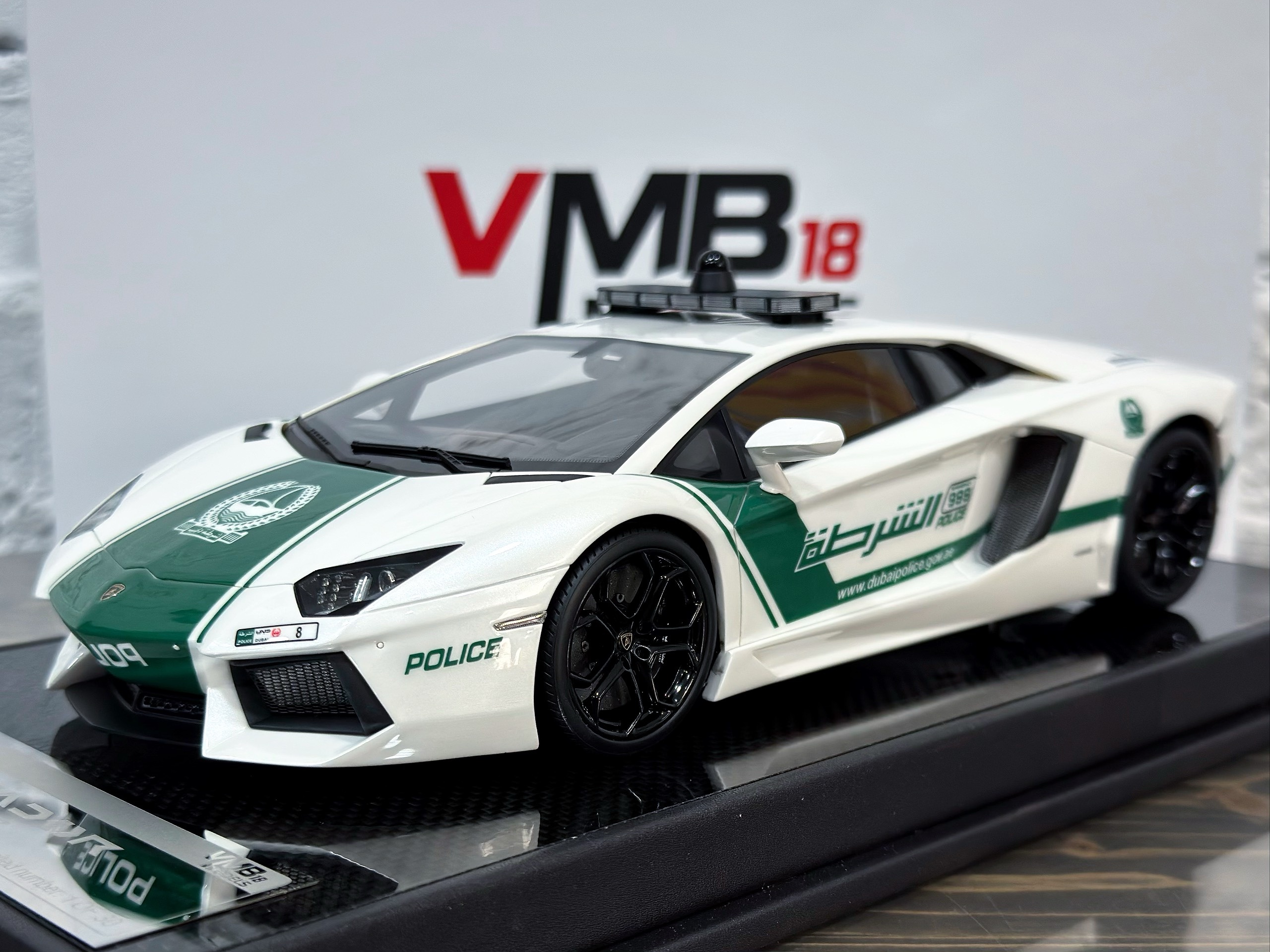 LP1806 VMB Models Lamborghini Aventador LP700-4 Dubai Police White 1:18