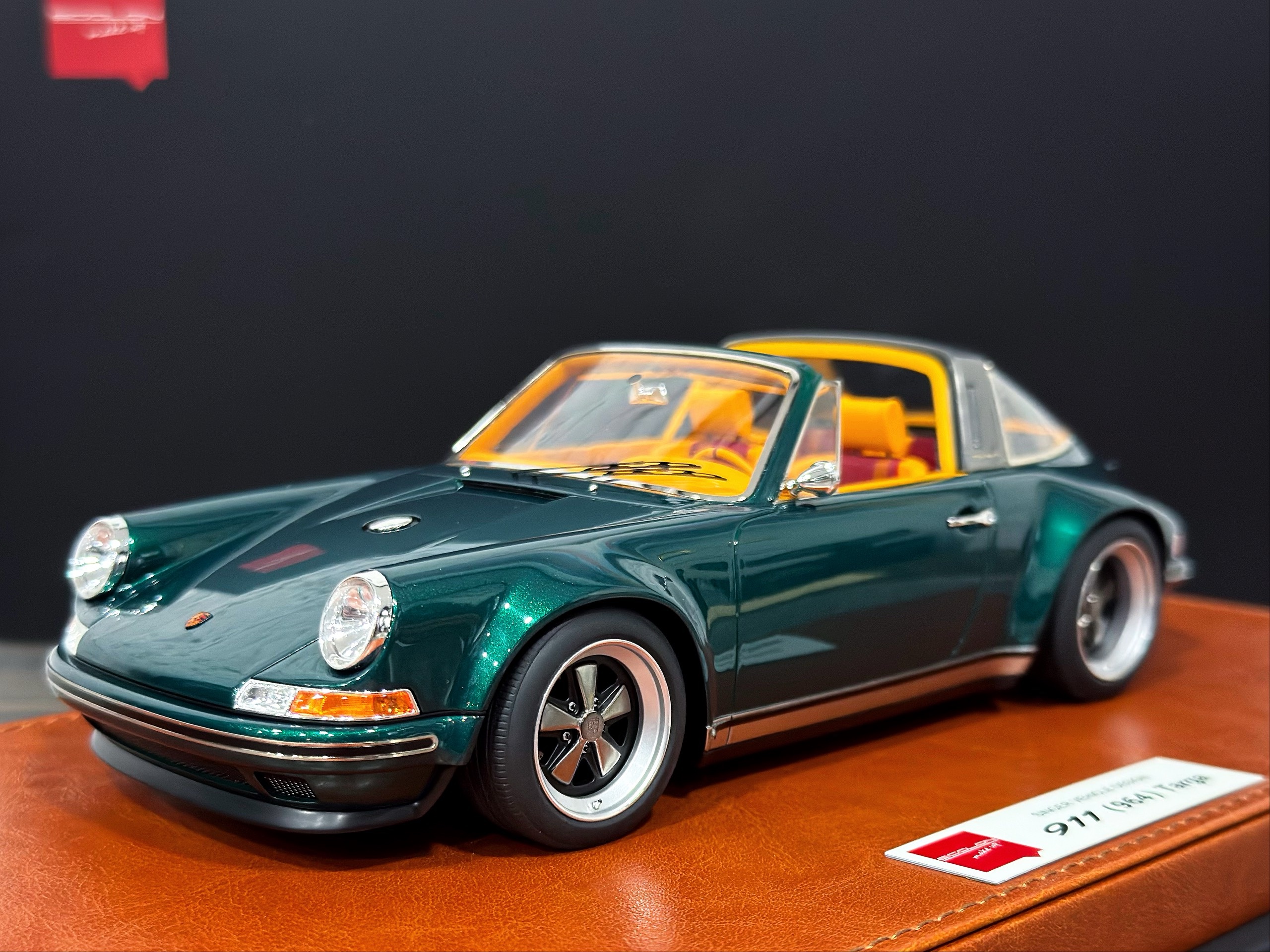EML212C Make Up Porsche Singer 911 (964) Metallic Green 1:18