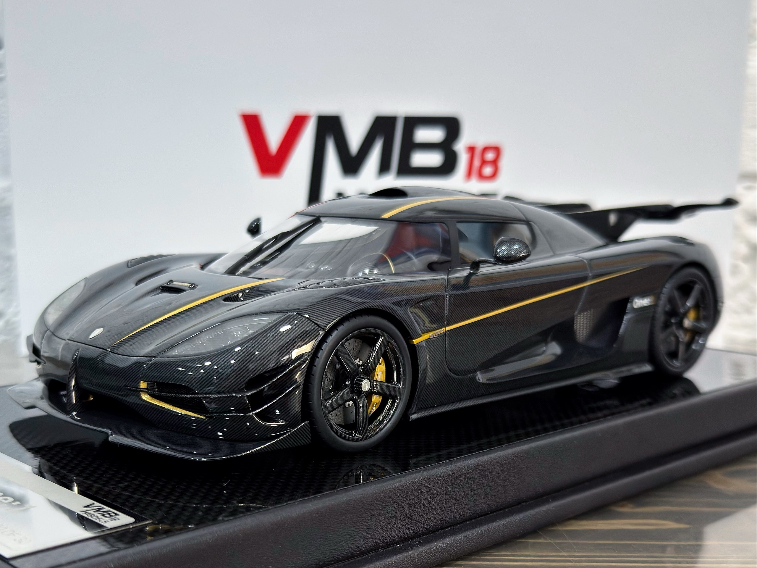 ONE05 VMB Models Koenigsegg One:1 Carbon Black 1:18