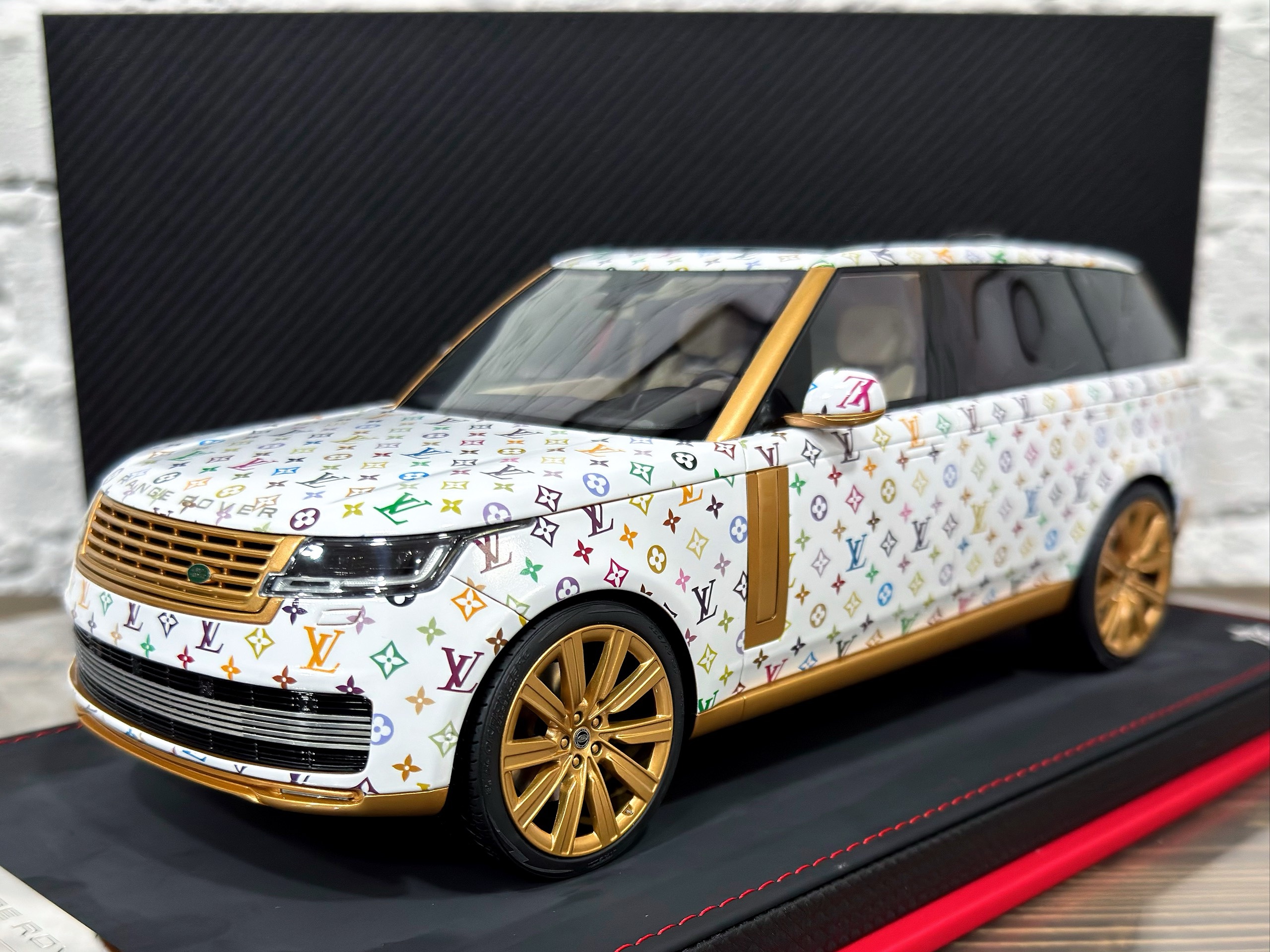 BBA Model Range Rover LV White 1:18