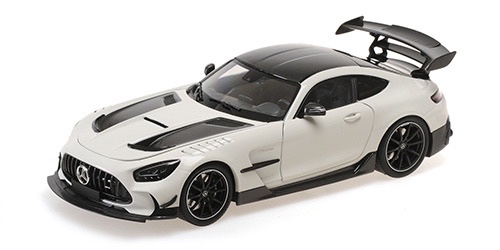 110032020 Minichamps Mercedes AMG GT Black Series 2021 White Metallic 1:18