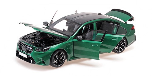 110023800 Minichamps BMW M5 2024 Green Metallic 1:18