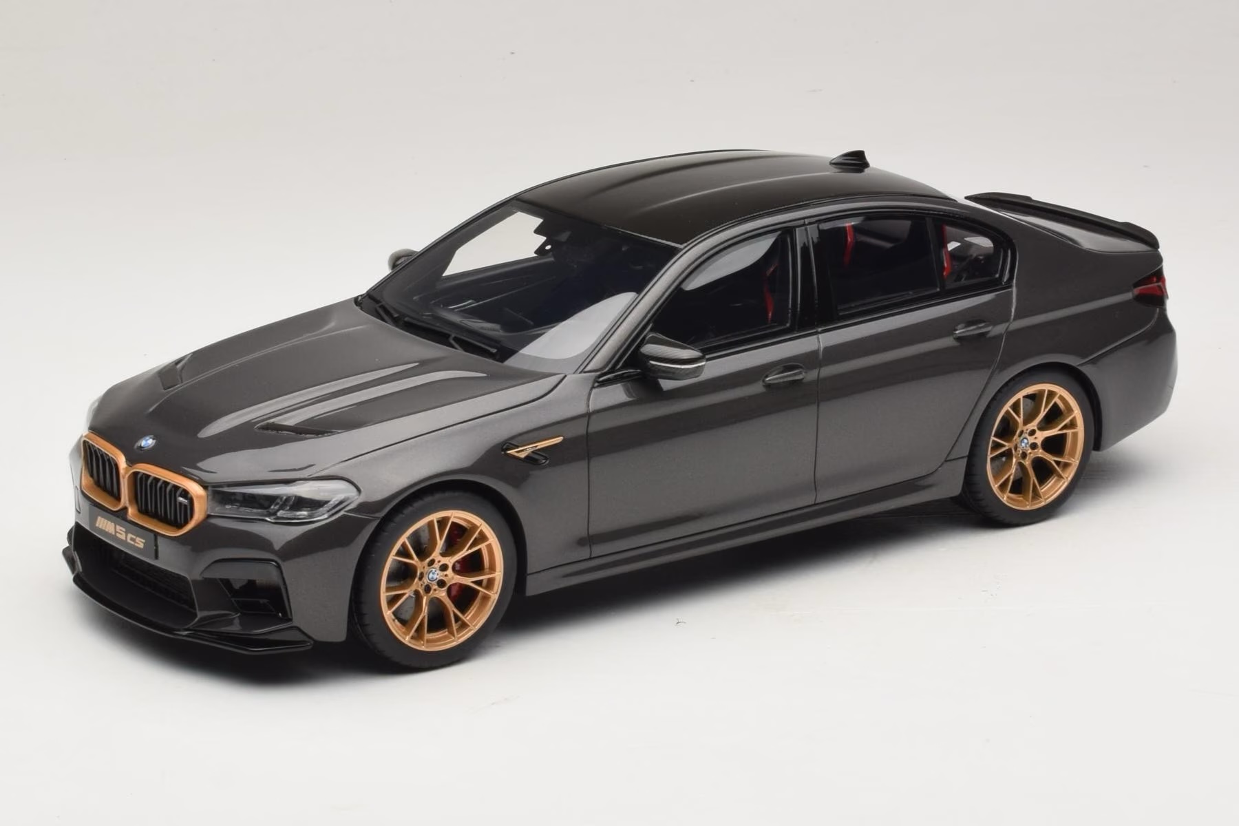 GT993 GT Spirit BMW M5 CS F90 Brands Hatch Grey Metallic 1:18