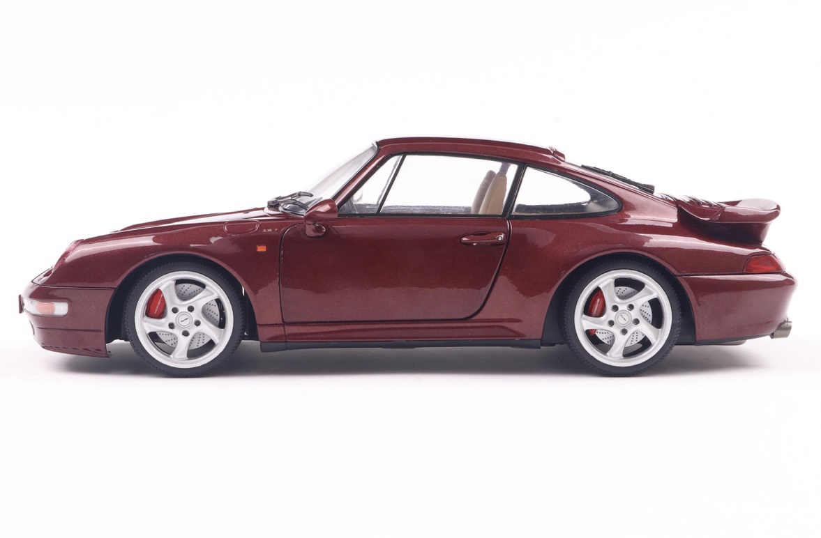 S1810102 Solido Porsche 911 (993) Turbo Arena Red 1997 1:18