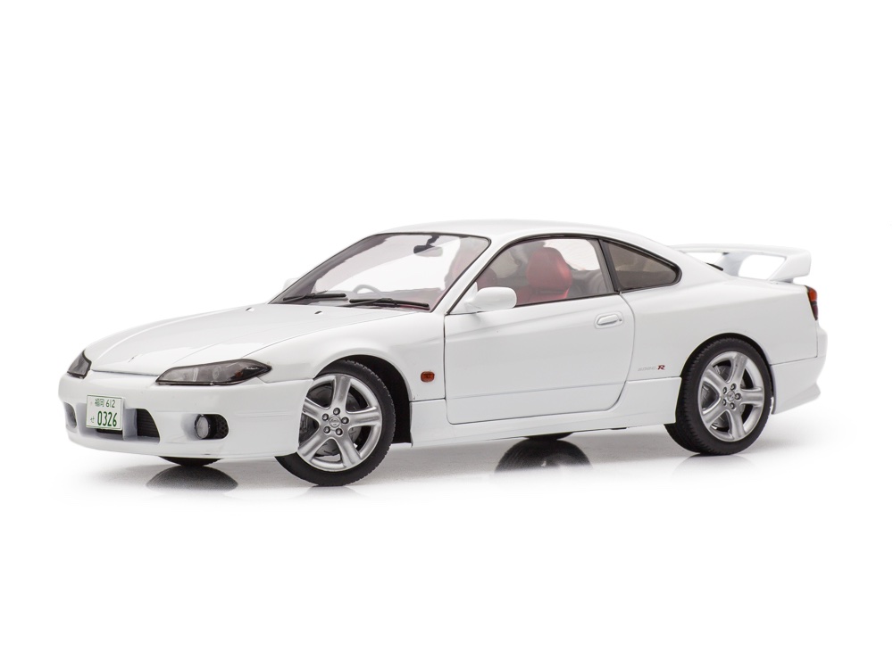 S1812201 Solido Nissan Silvia S15 Spec-R Aero Aspen White 1999 1:18
