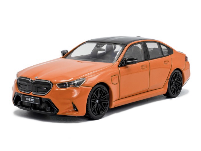 S4317552 Solido BMW M5 Sedan Fire Orange III 1:43