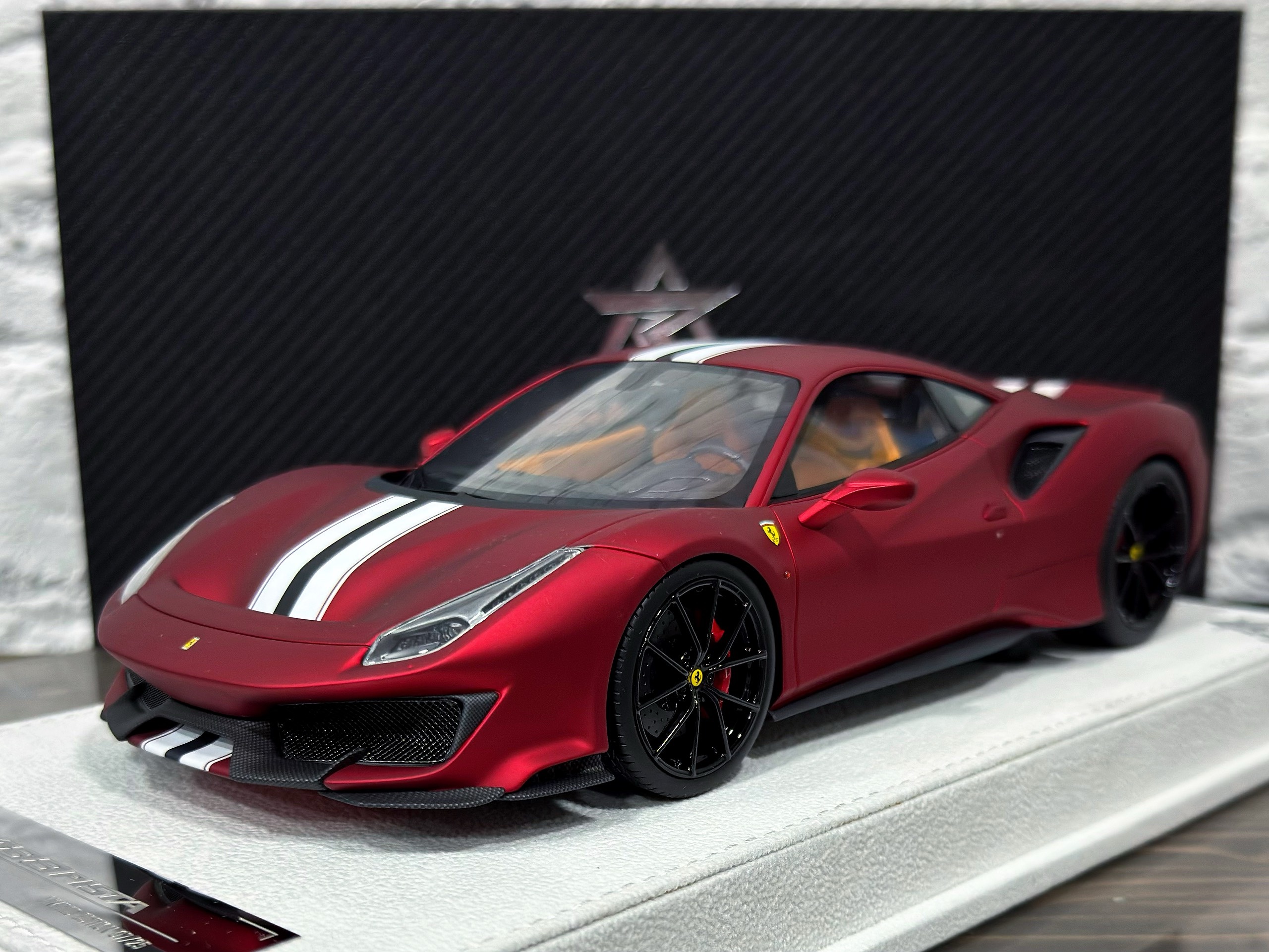 BBA Model Ferrari 488 Pista Rosso Corsa Matte/White Black Marbling Stripe 1:18
