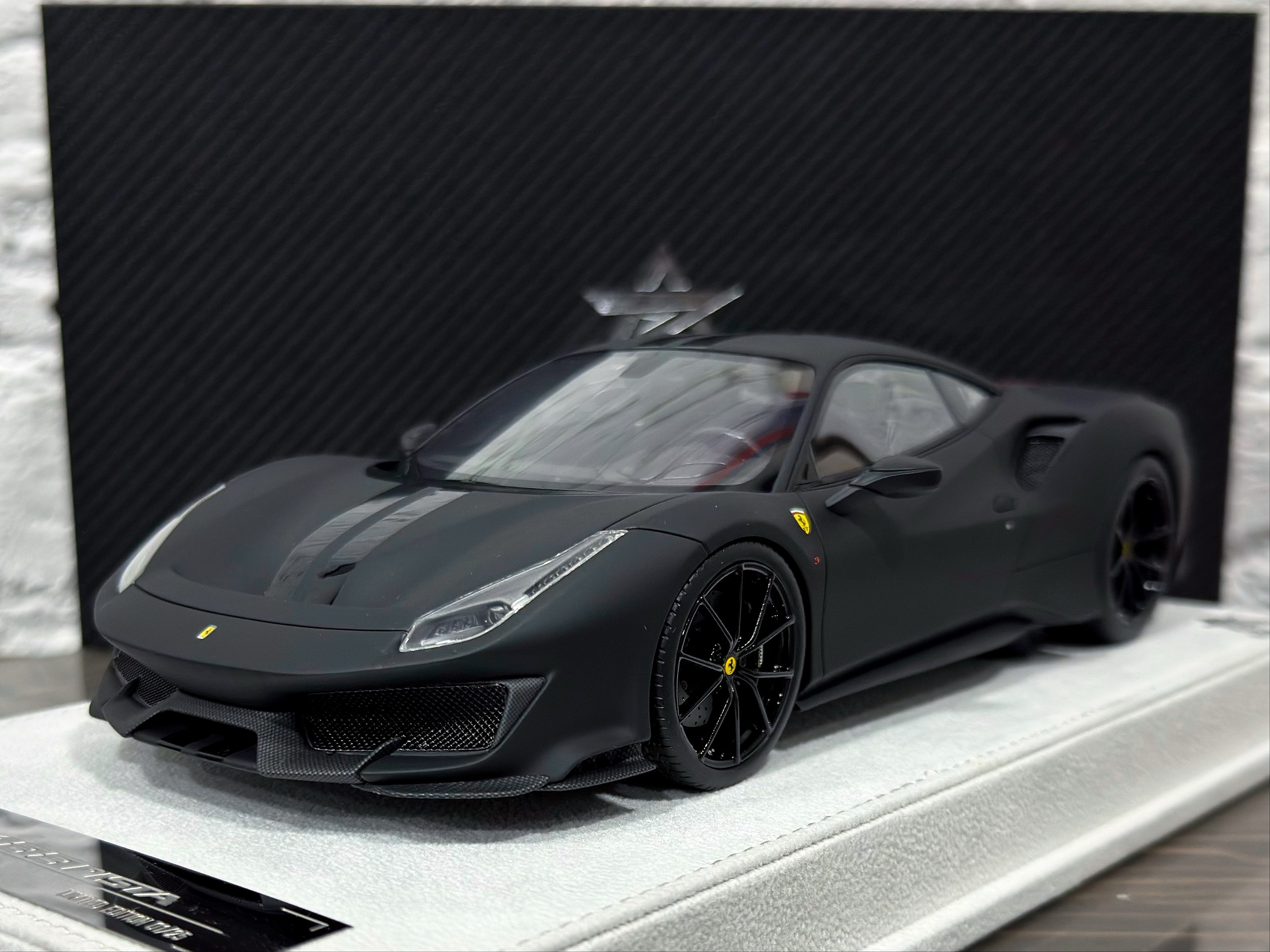 BBA Model Ferrari 488 Mette Black/Gloss Black Stripe 1:18
