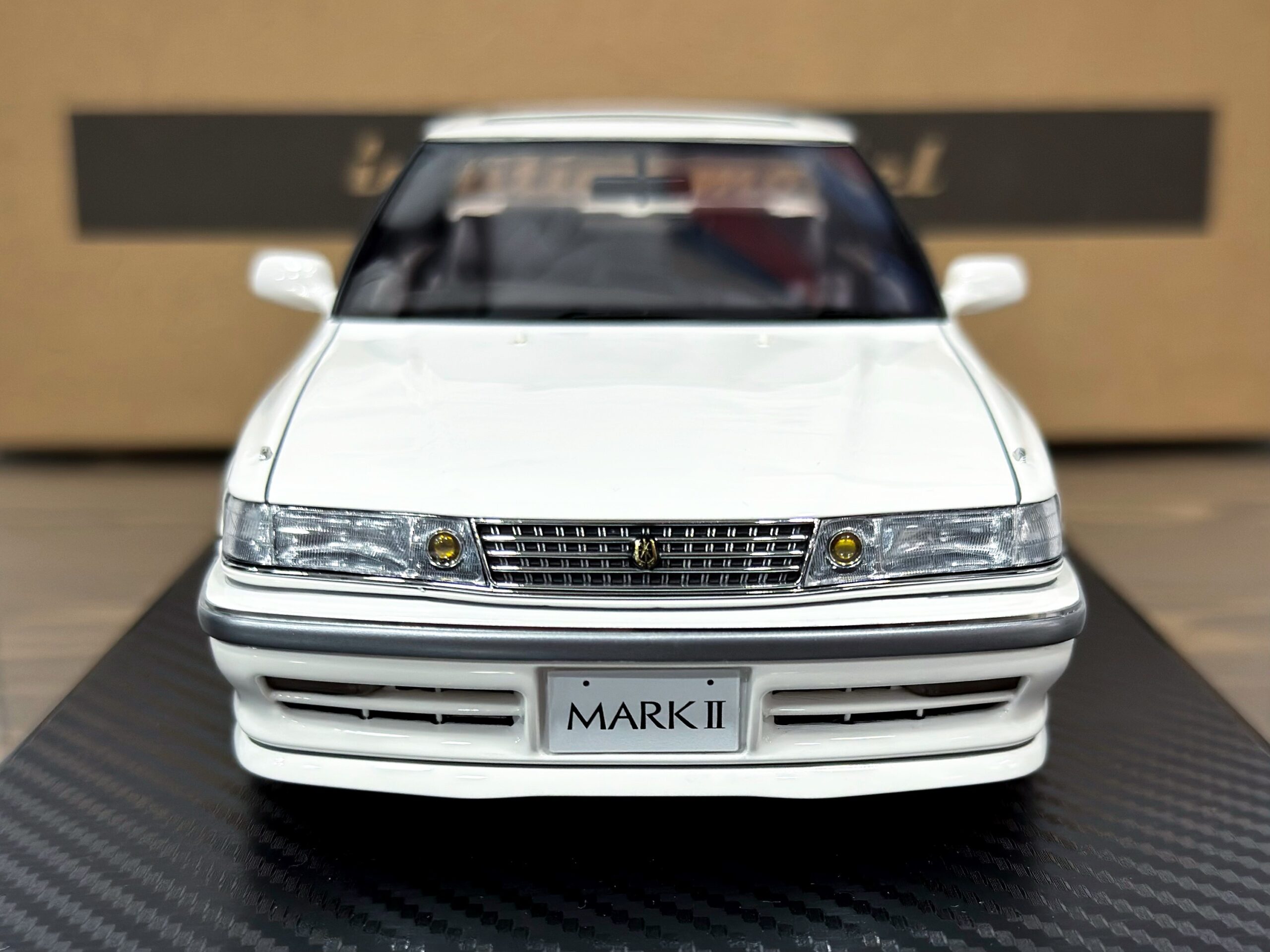 IG3853 Ignition Model Toyota MARK Ⅱ 2.5 Grande Limited (JZX81) White 1:18 — изображение 2