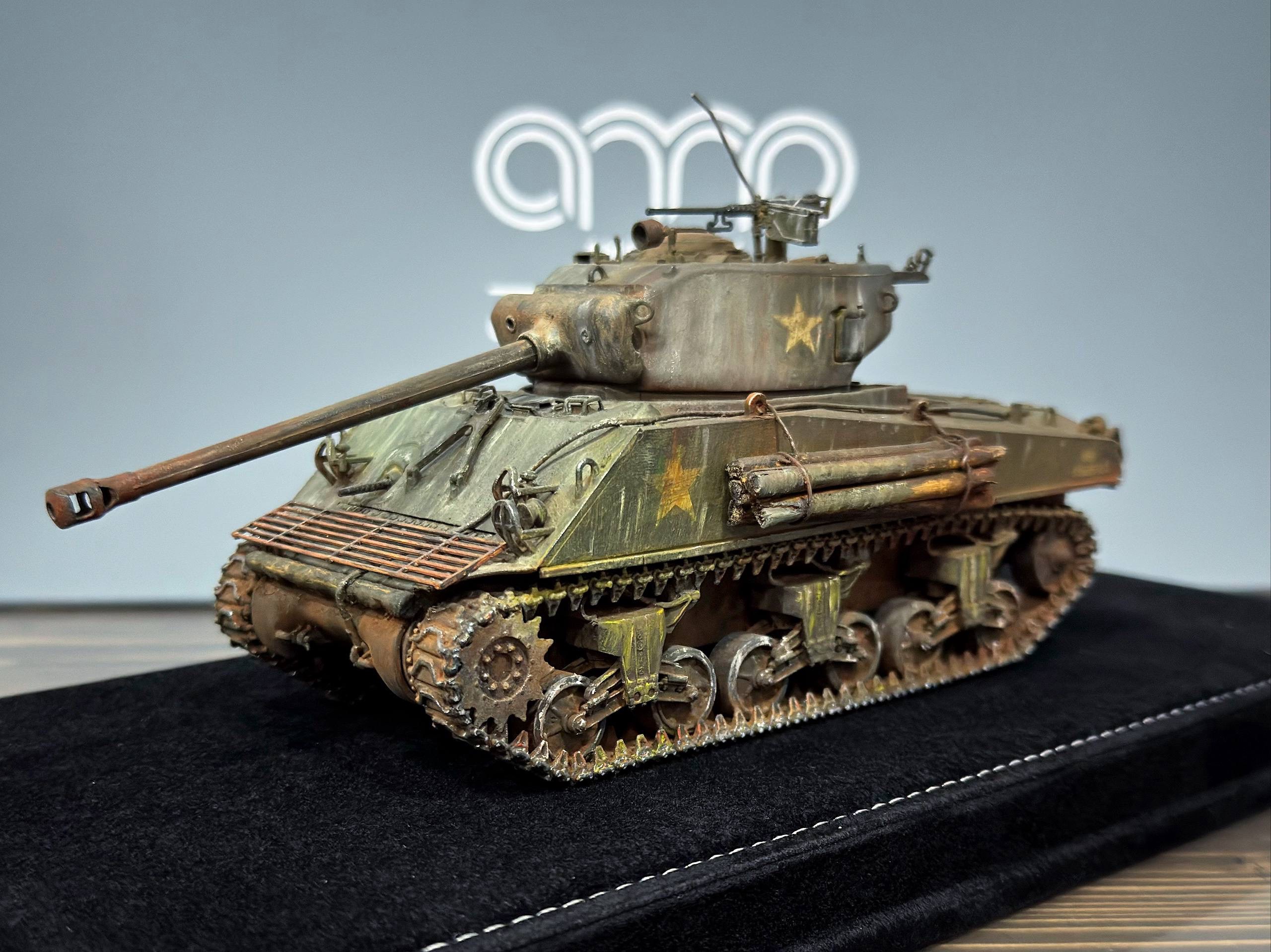 M4A3 (76)W Sherman US Medium Tank 1:18